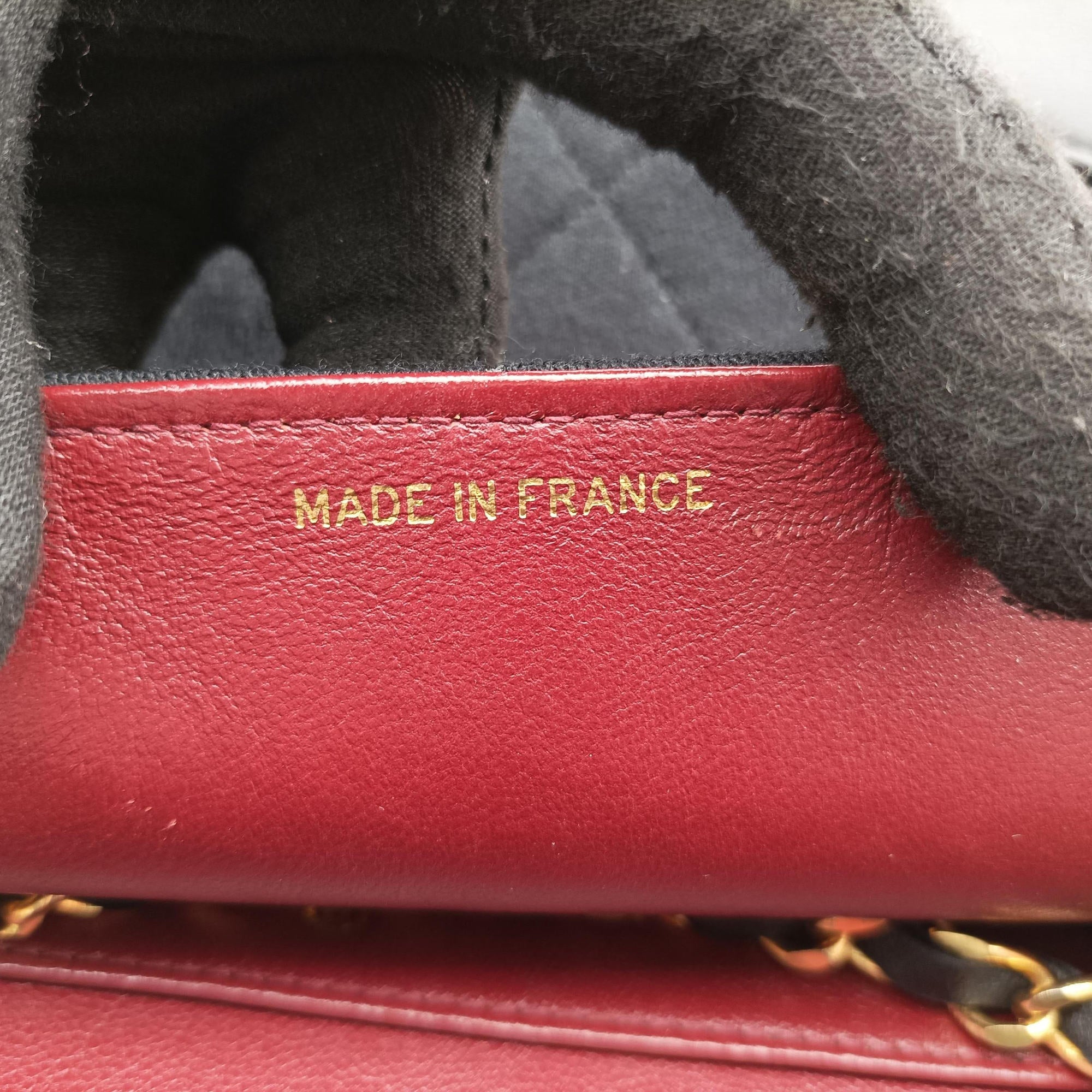 Secondhand Chanel Matelasse Black Lambskin × Cotton  shoulderbag | stylenewstar