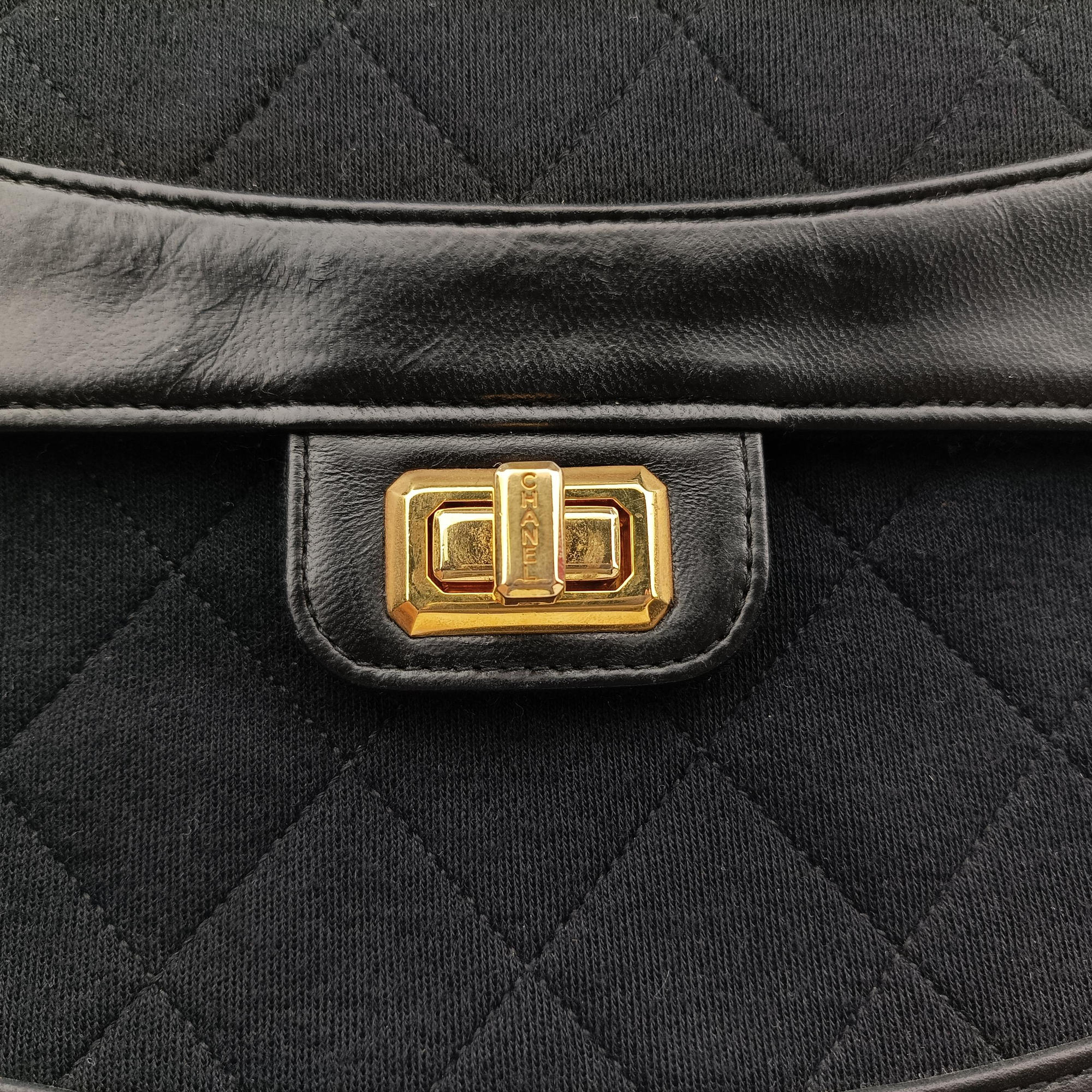 Secondhand Chanel Matelasse Black Lambskin × Cotton  shoulderbag | stylenewstar