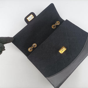 Secondhand Chanel Matelasse Black Lambskin × Cotton  shoulderbag | stylenewstar