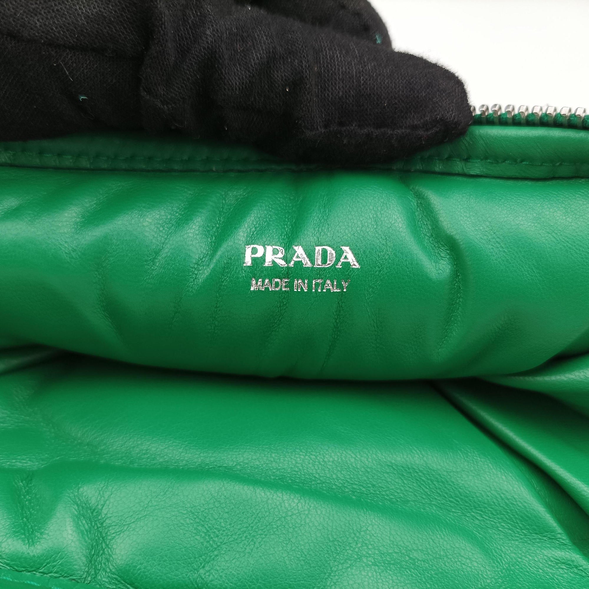 Pre-owned Prada triangle mini Green Leather 1NR015 shoulderbag | stylenewstar