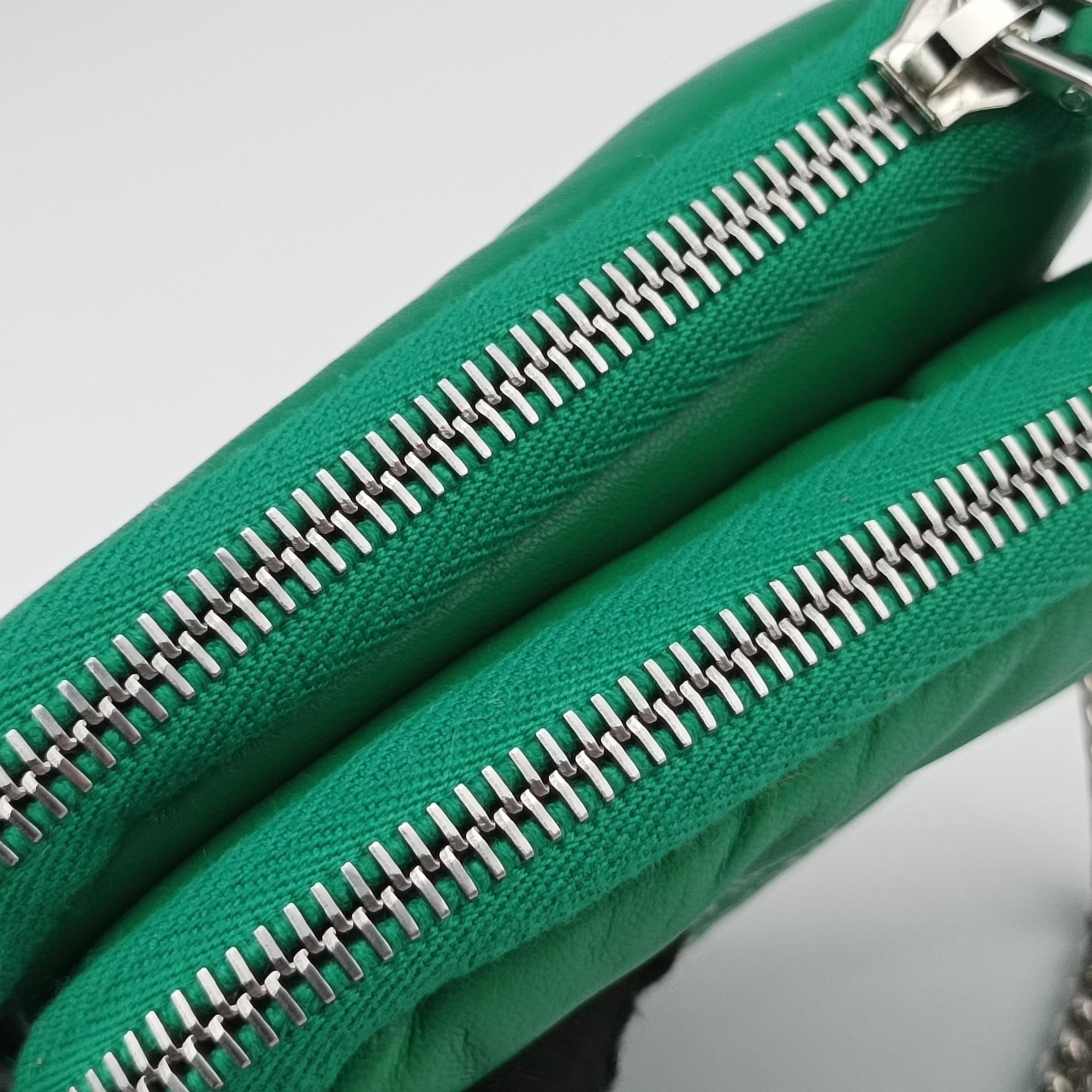 Pre-owned Prada triangle mini Green Leather 1NR015 shoulderbag | stylenewstar