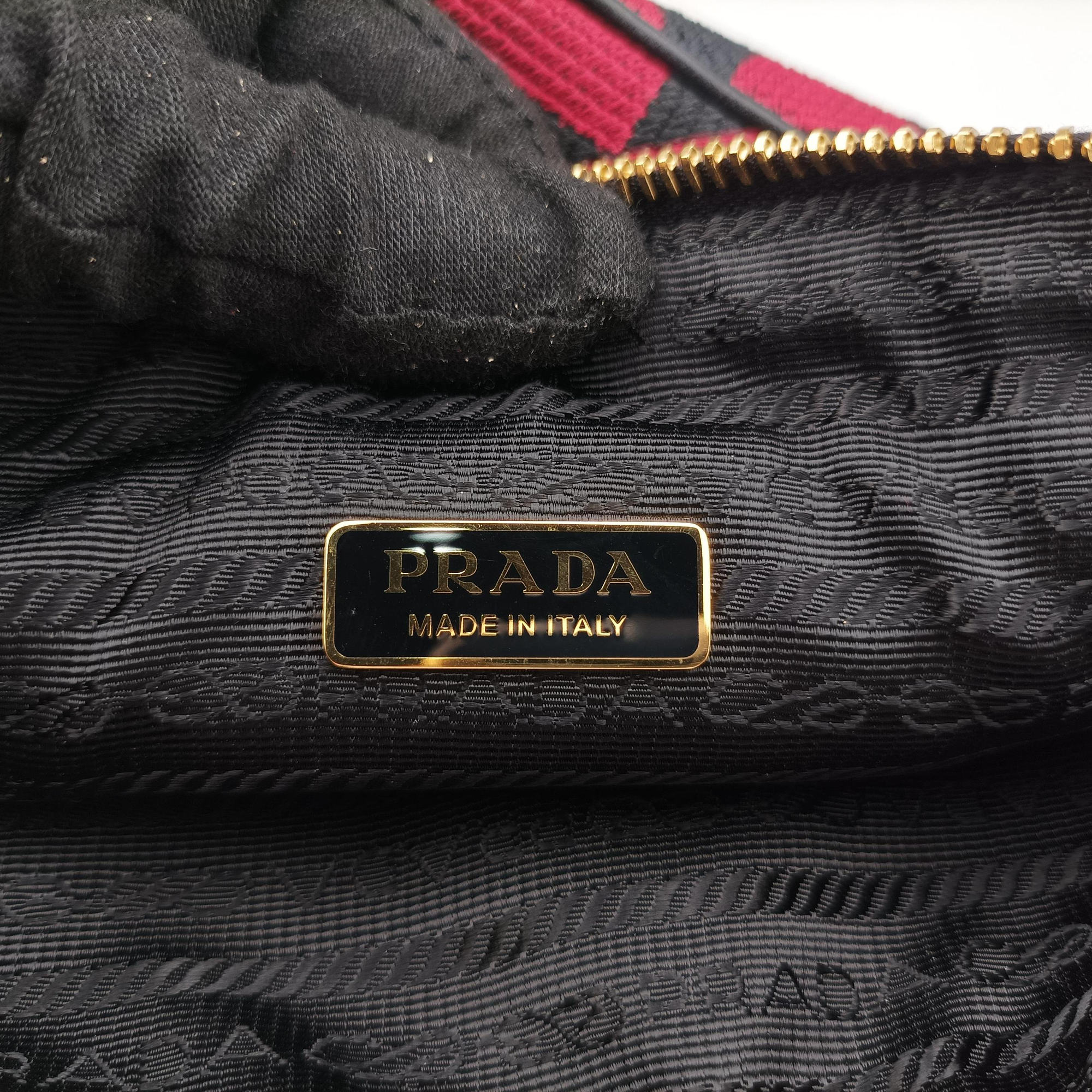 Secondhand Prada Triangolo Triangle Black×Red Jacquard × leather 1BC176 shoulderbag | stylenewstar