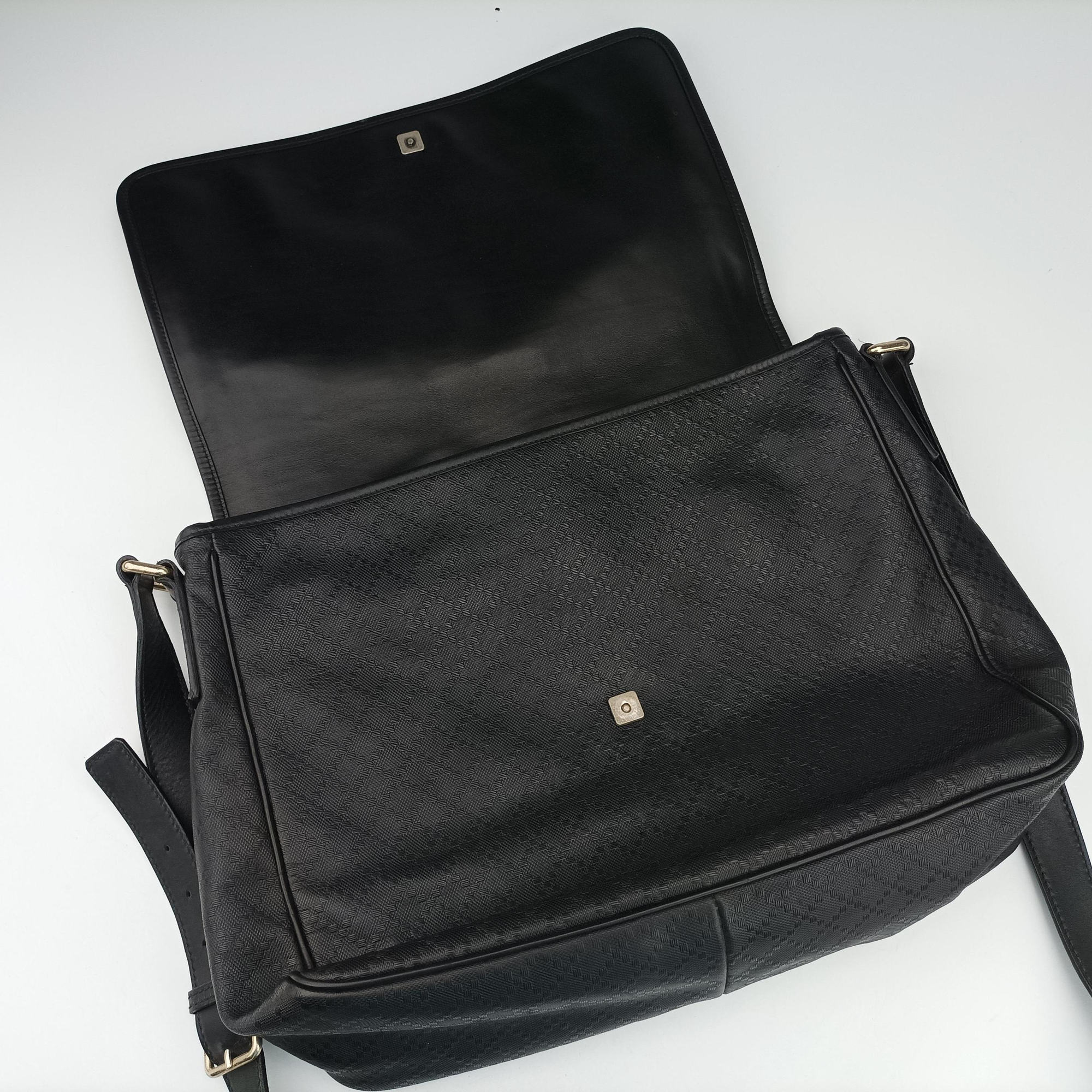 Pre-owned Gucci Guccissima Messenger Black Leather 223665 shoulderbag | stylenewstar