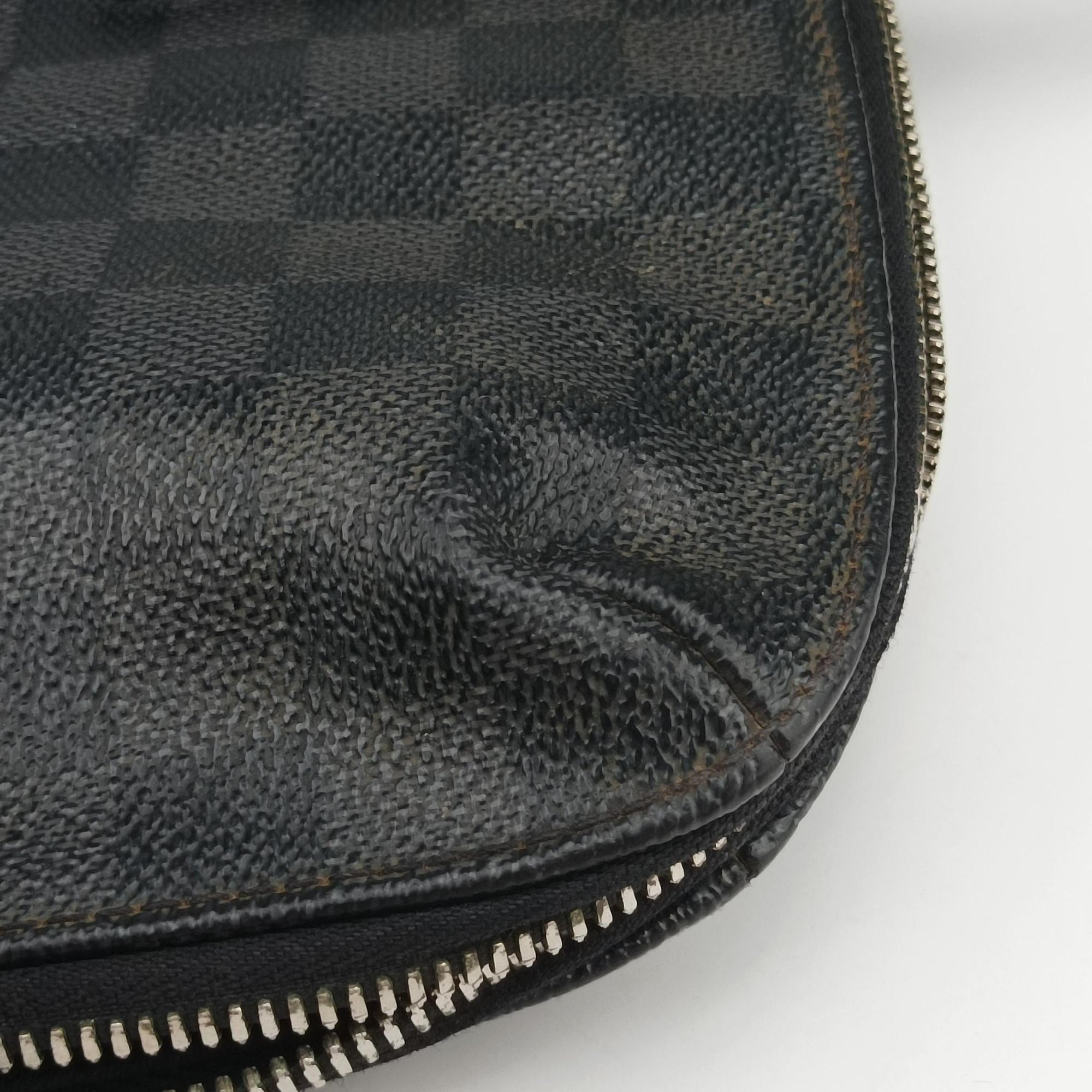 Pre-owned Louis Vuitton Porte Documents Jour Noir Damier Graphite N48224 handbag | stylenewstar
