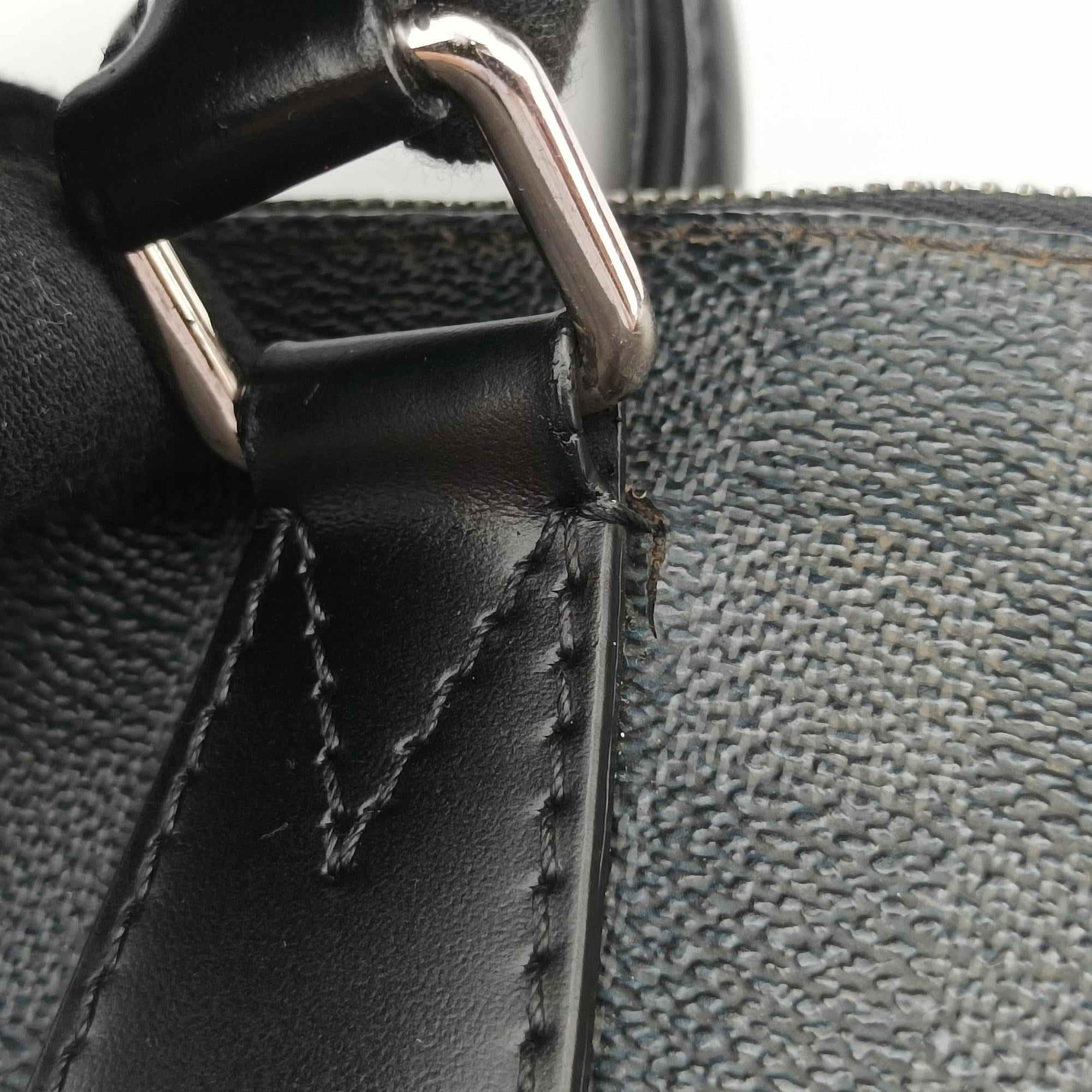 Pre-owned Louis Vuitton Porte Documents Jour Noir Damier Graphite N48224 handbag | stylenewstar