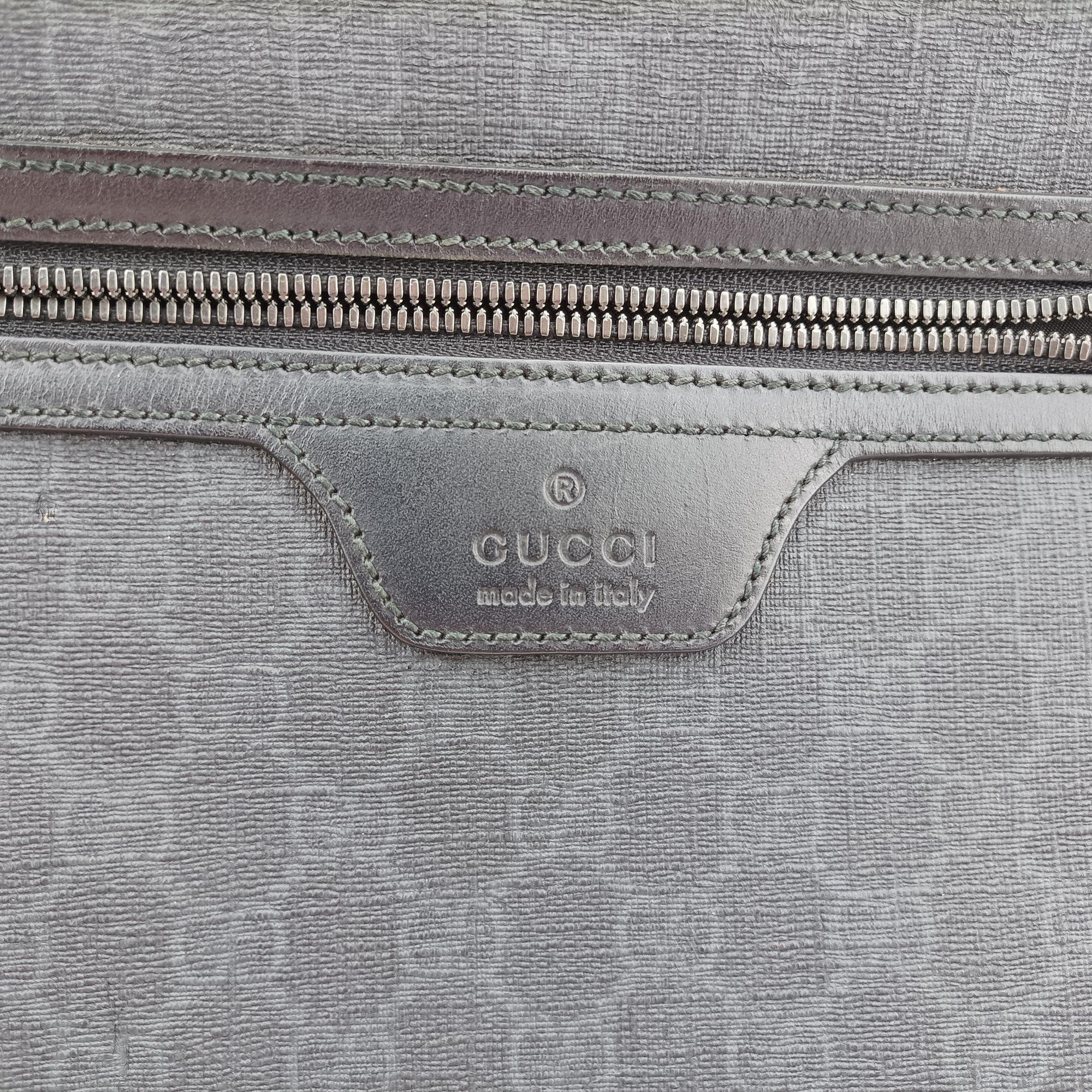 Pre-owned Gucci GG Supreme Black PVC coated canvas 322279 shoulderbag | stylenewstar