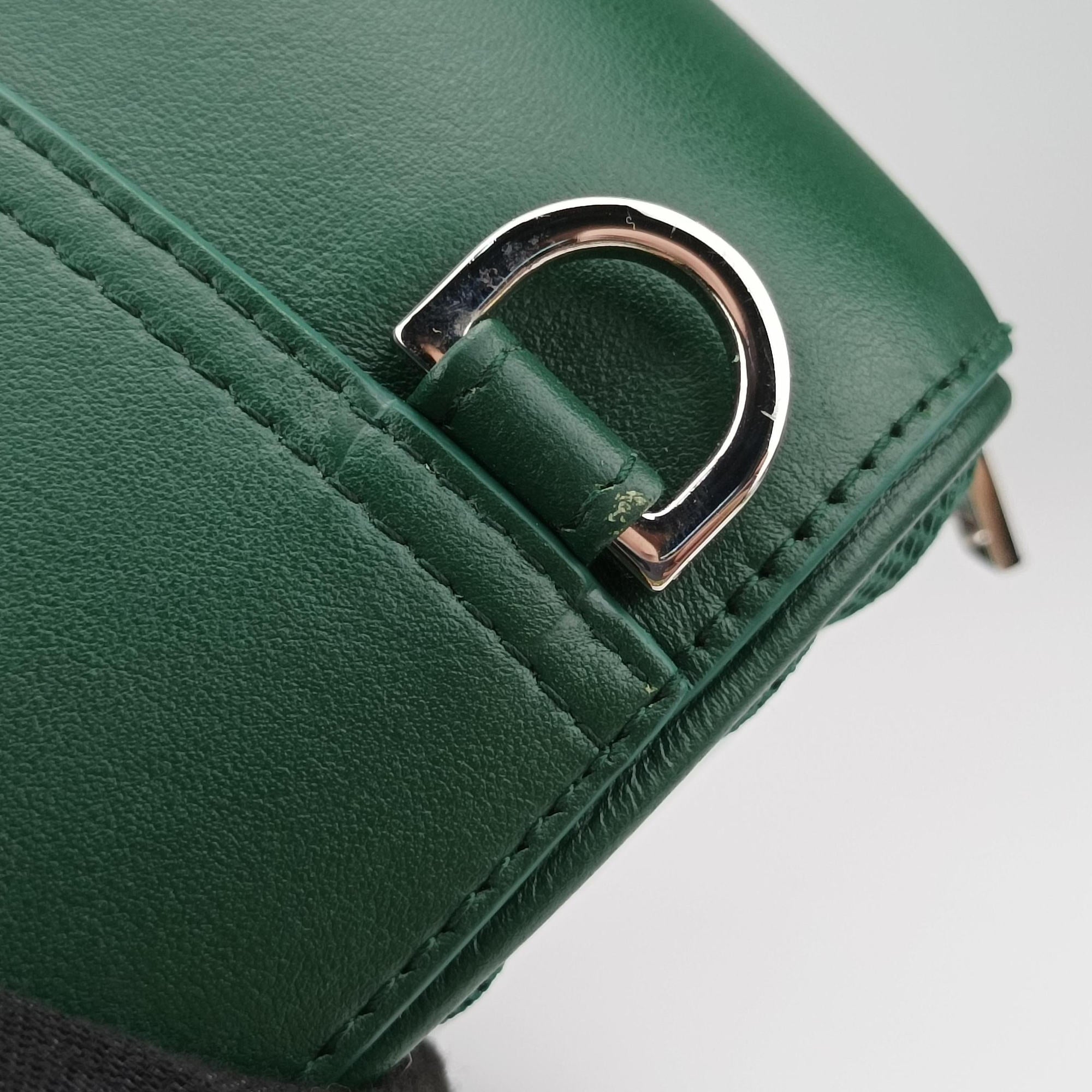 Pre-owned Christian Dior Dior World Tour Capsule Green Leather  shoulderbag | stylenewstar