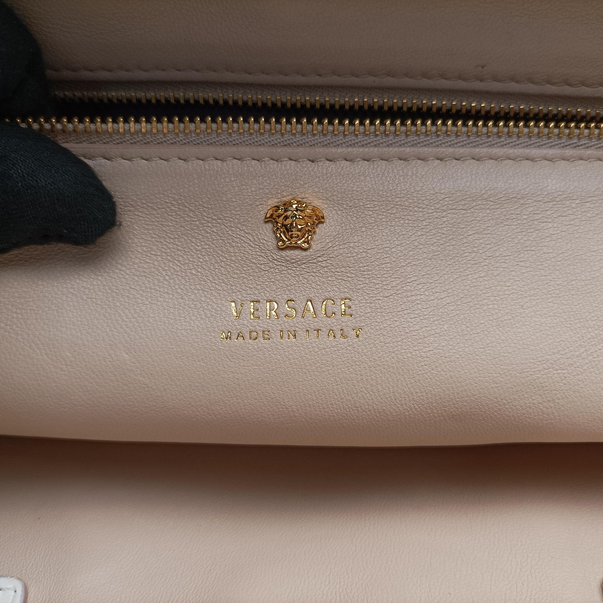 Vintage VERSACE Medusa Palazzo White lambskin  shoulderbag | stylenewstar