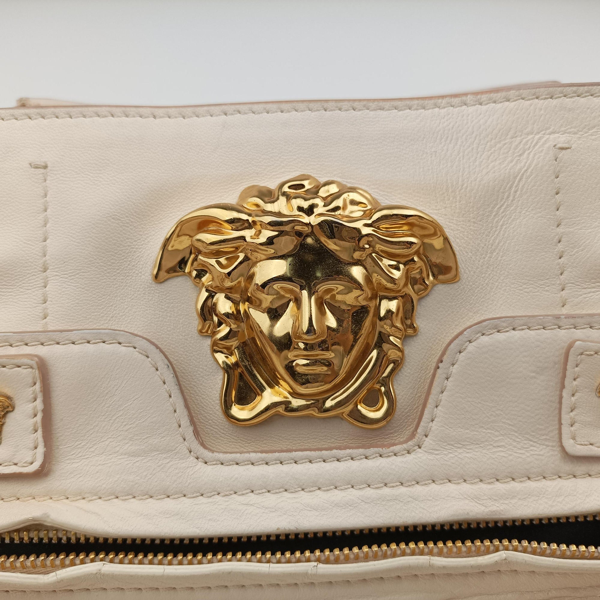 Vintage VERSACE Medusa Palazzo White lambskin  shoulderbag | stylenewstar