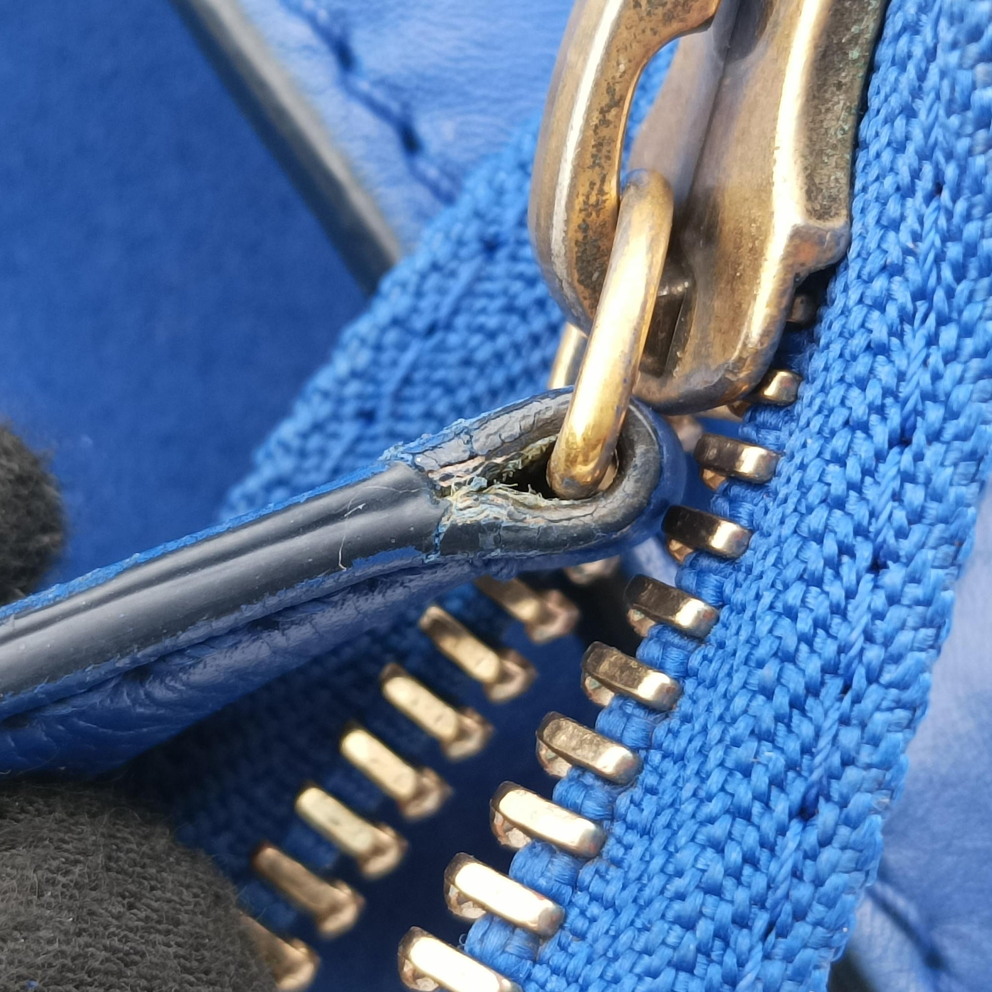 Pre-owned Celine Luggage Mini Shopper Blue Suede × Leather  handbag | stylenewstar