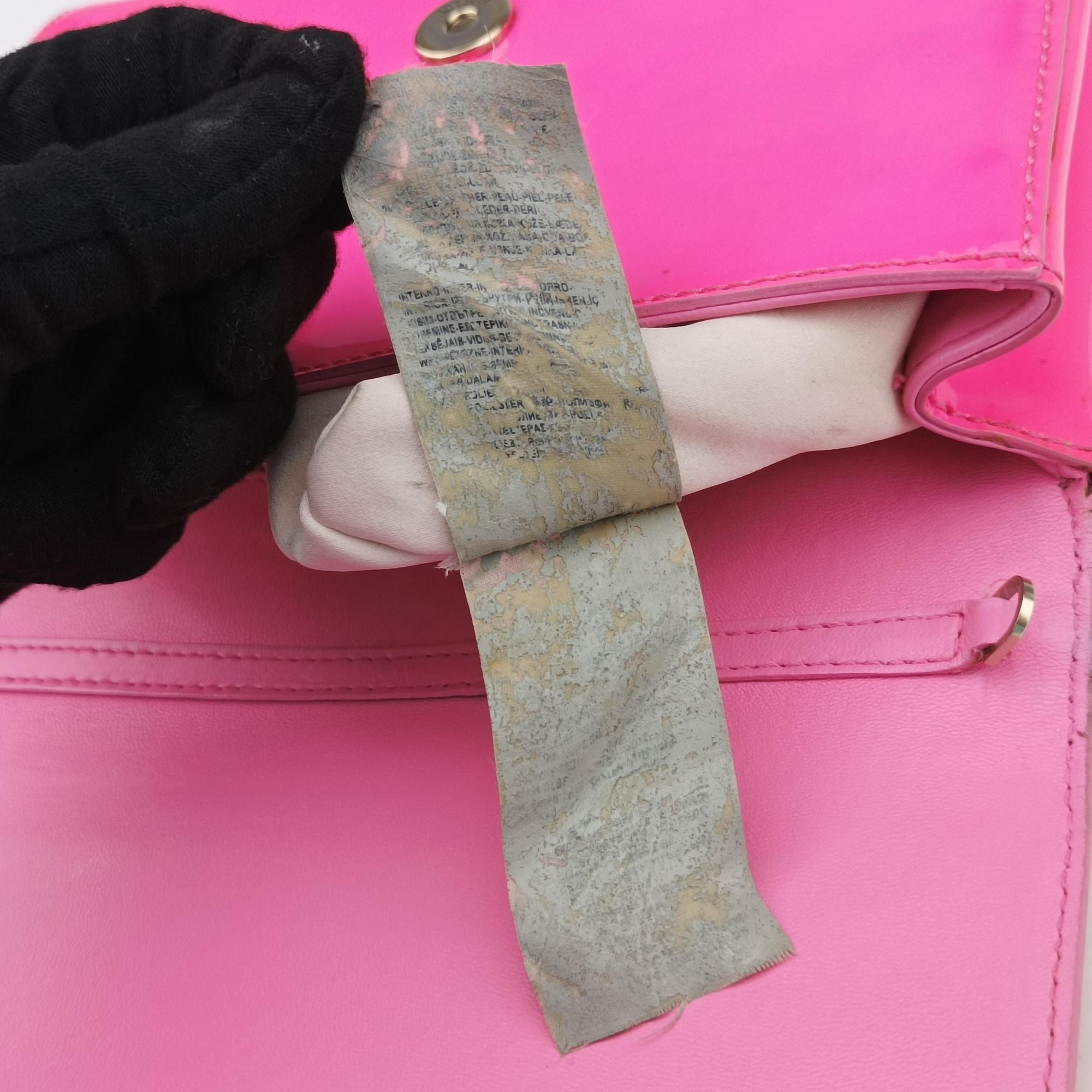 Secondhand VERSACE Medusa Rose Patent  clutchbag | stylenewstar