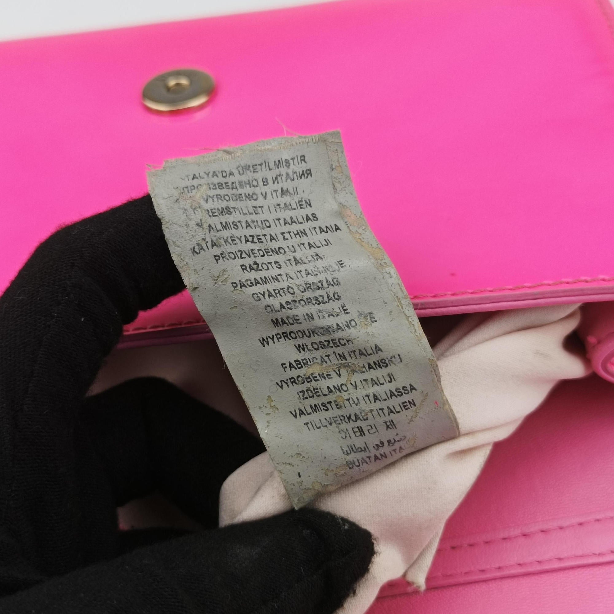 Secondhand VERSACE Medusa Rose Patent  clutchbag | stylenewstar