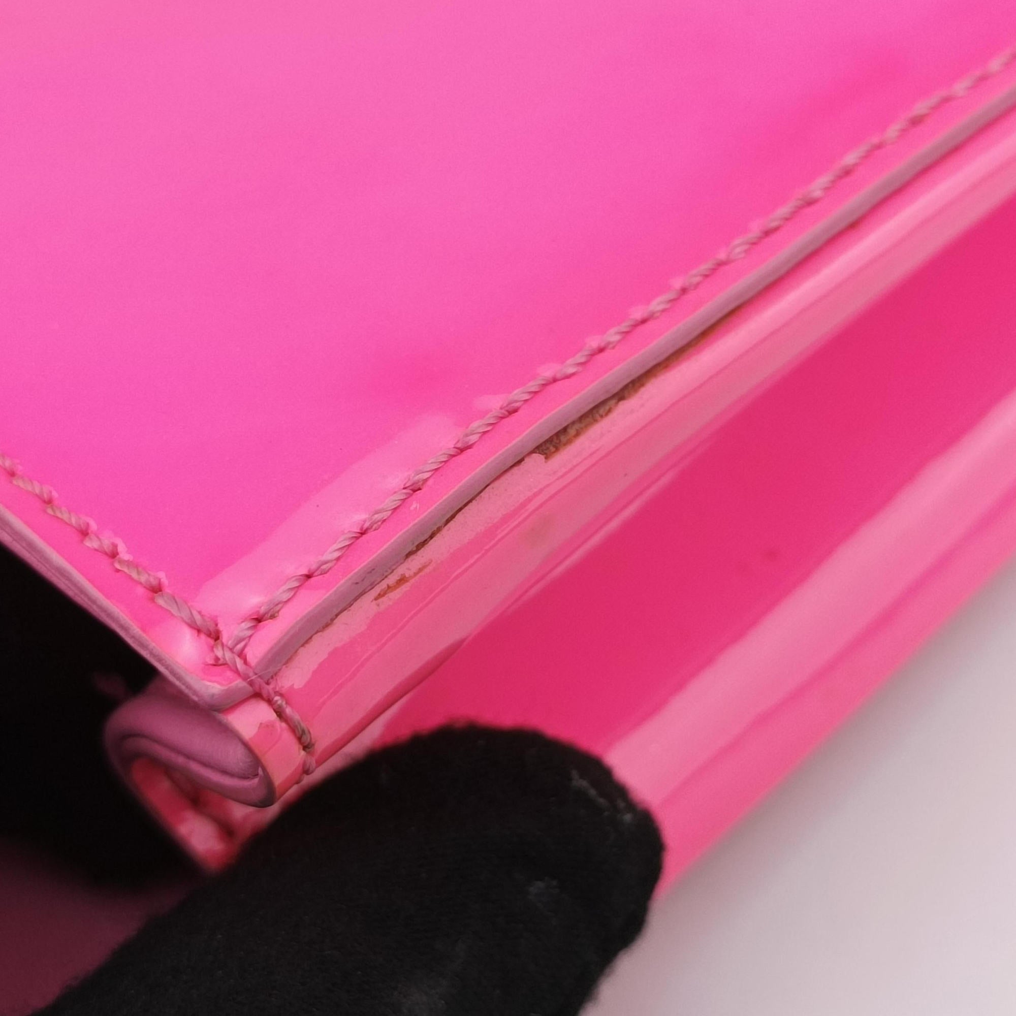 Secondhand VERSACE Medusa Rose Patent  clutchbag | stylenewstar
