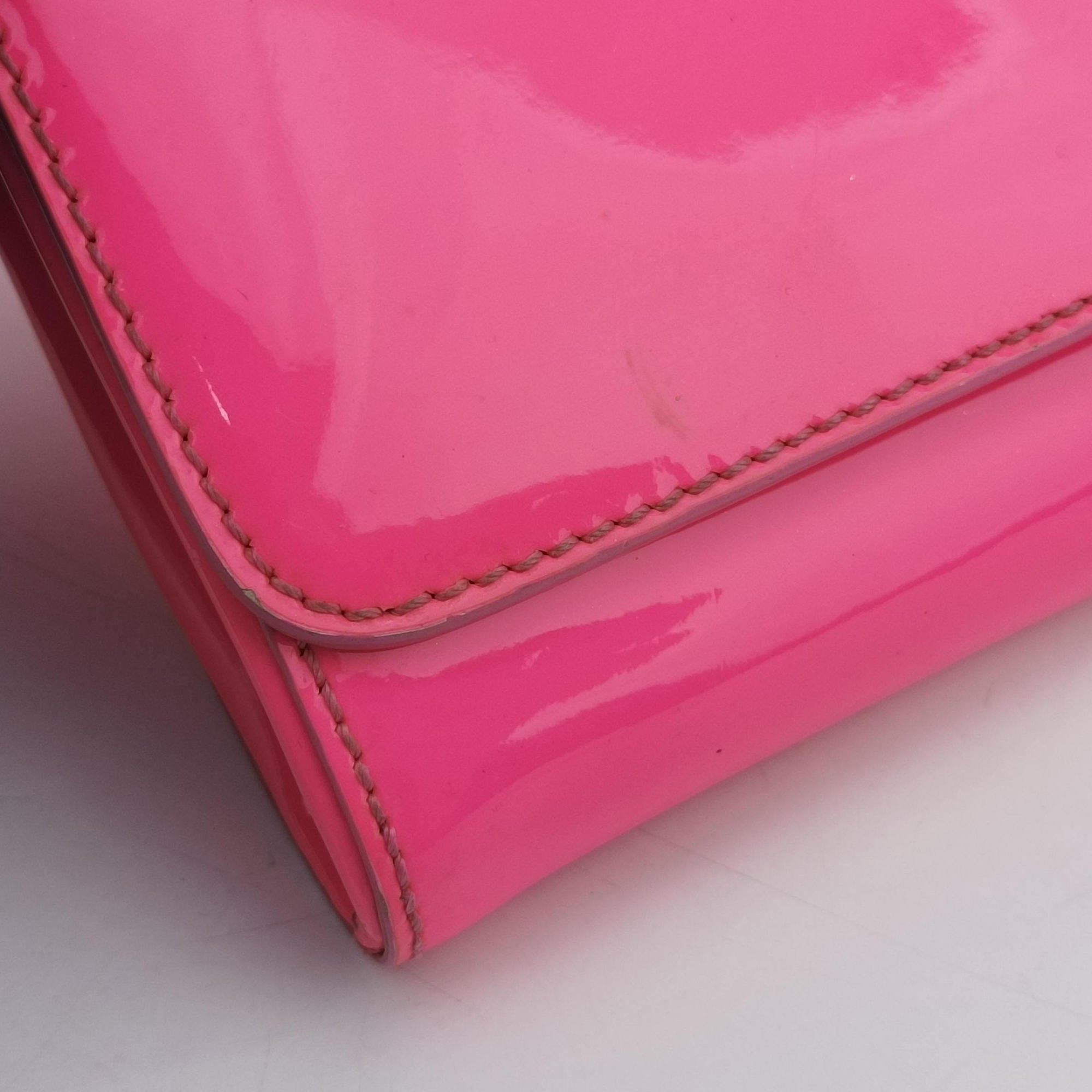 Secondhand VERSACE Medusa Rose Patent  clutchbag | stylenewstar