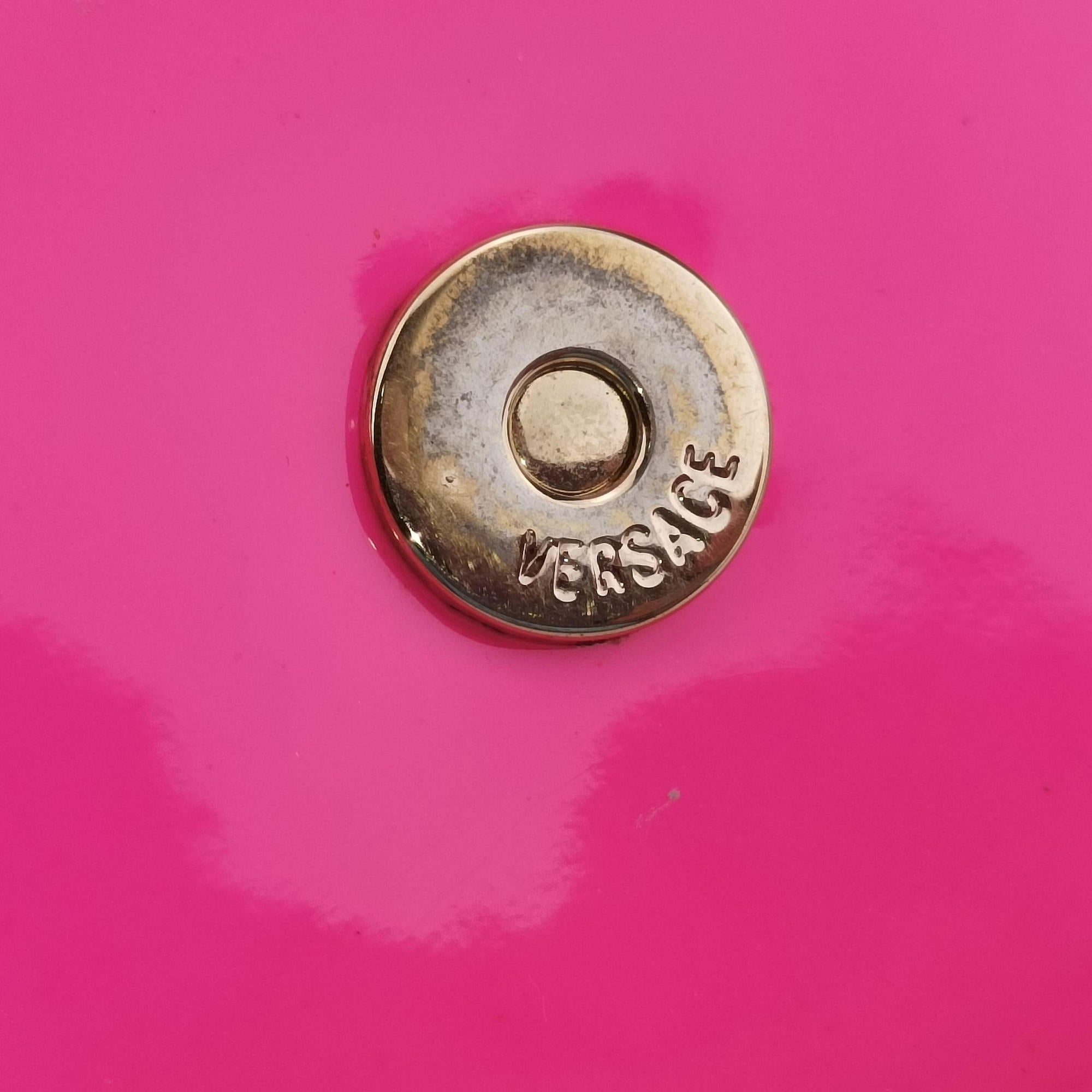 Secondhand VERSACE Medusa Rose Patent  clutchbag | stylenewstar