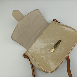 Pre-owned Louis Vuitton Bellflower PM Beige Vernis M91731 shoulderbag | stylenewstar