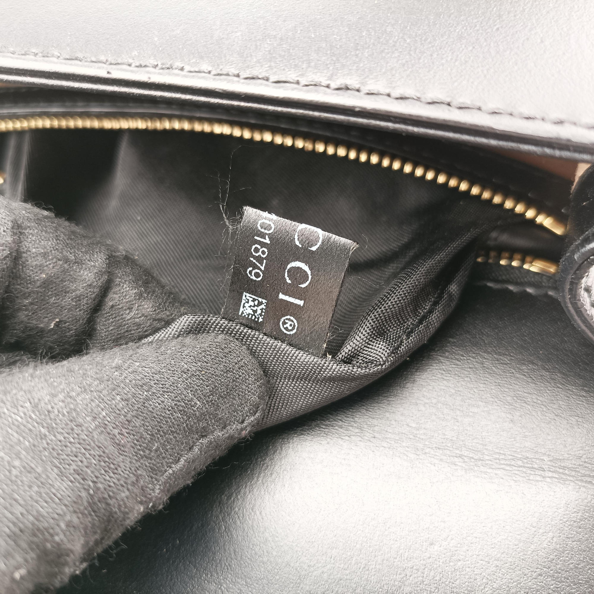 Pre-owned Gucci Sylvie Black Leather 421882 shoulderbag | stylenewstar