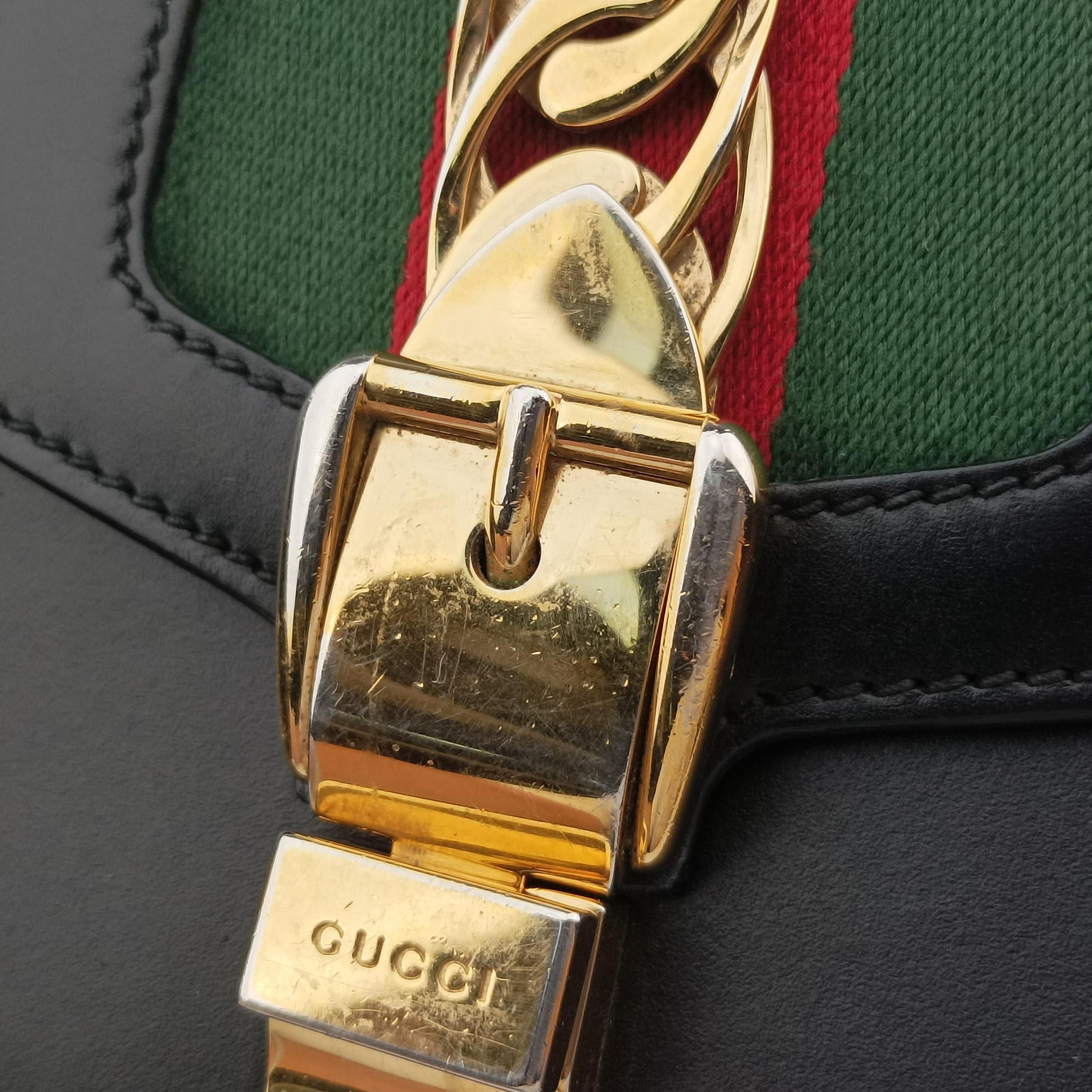 Pre-owned Gucci Sylvie Black Leather 421882 shoulderbag | stylenewstar