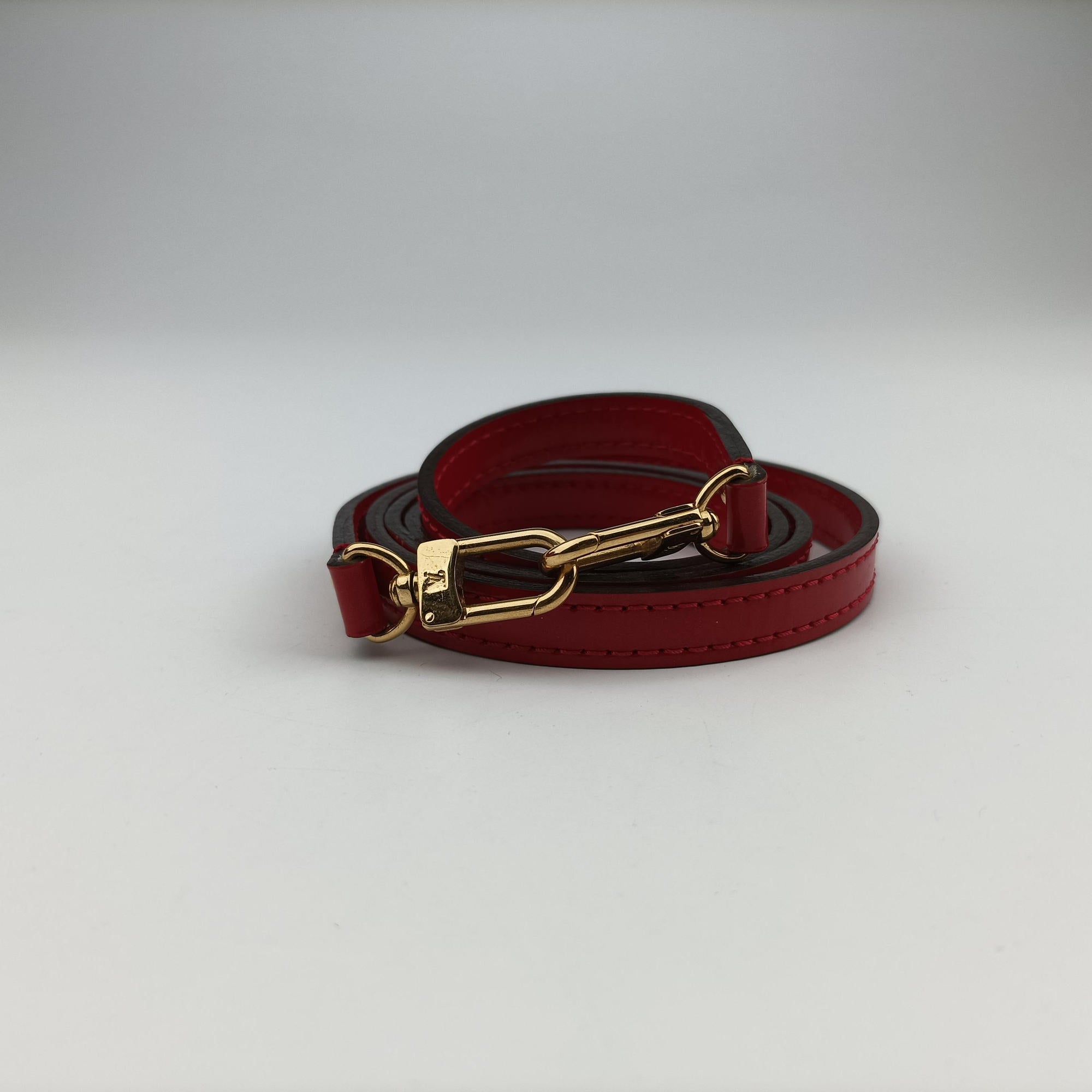 Vintage Louis Vuitton Alma BB CERISE Vernis M90174 shoulderbag | stylenewstar