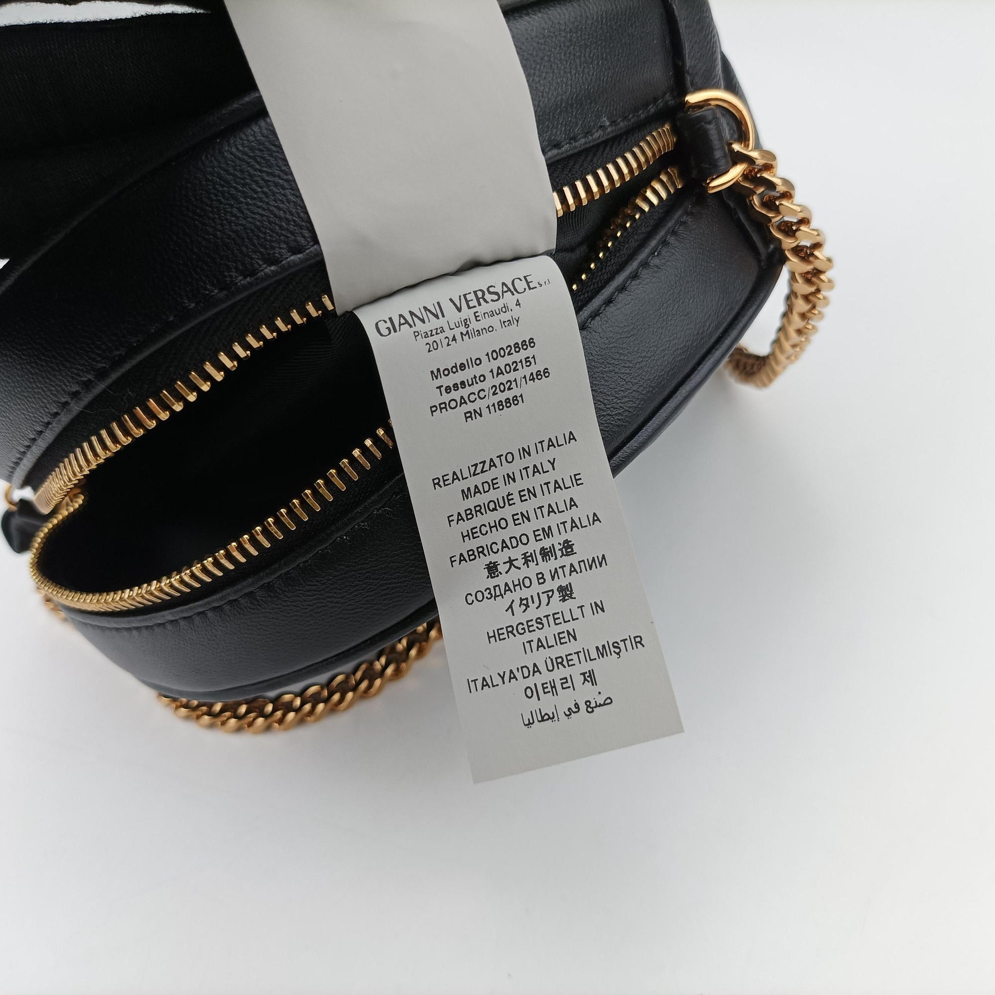 Pre-owned VERSACE Medusa Black Leather  shoulderbag | stylenewstar