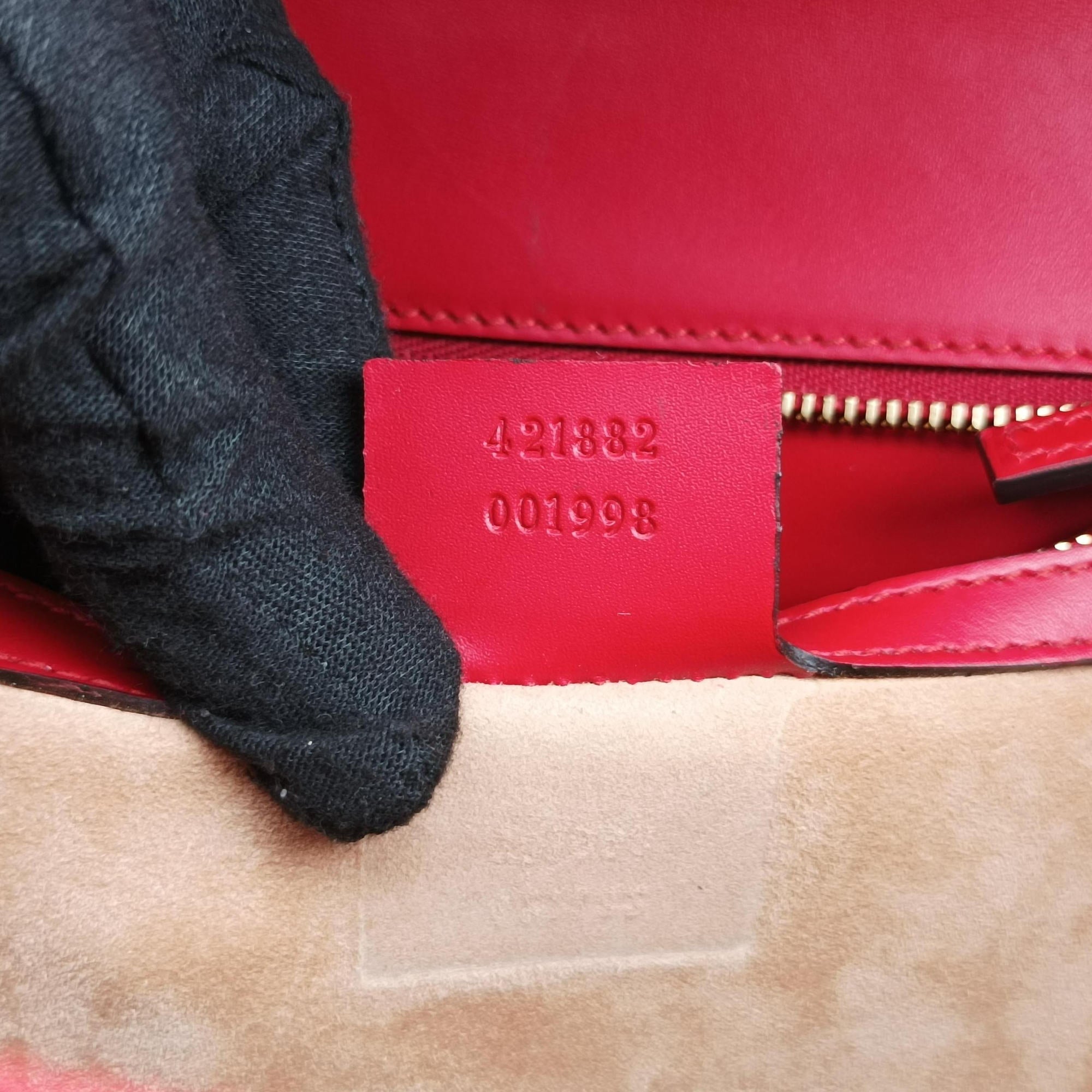 Pre-owned Gucci Sylvie Red×navy Leather 421882 shoulderbag | stylenewstar
