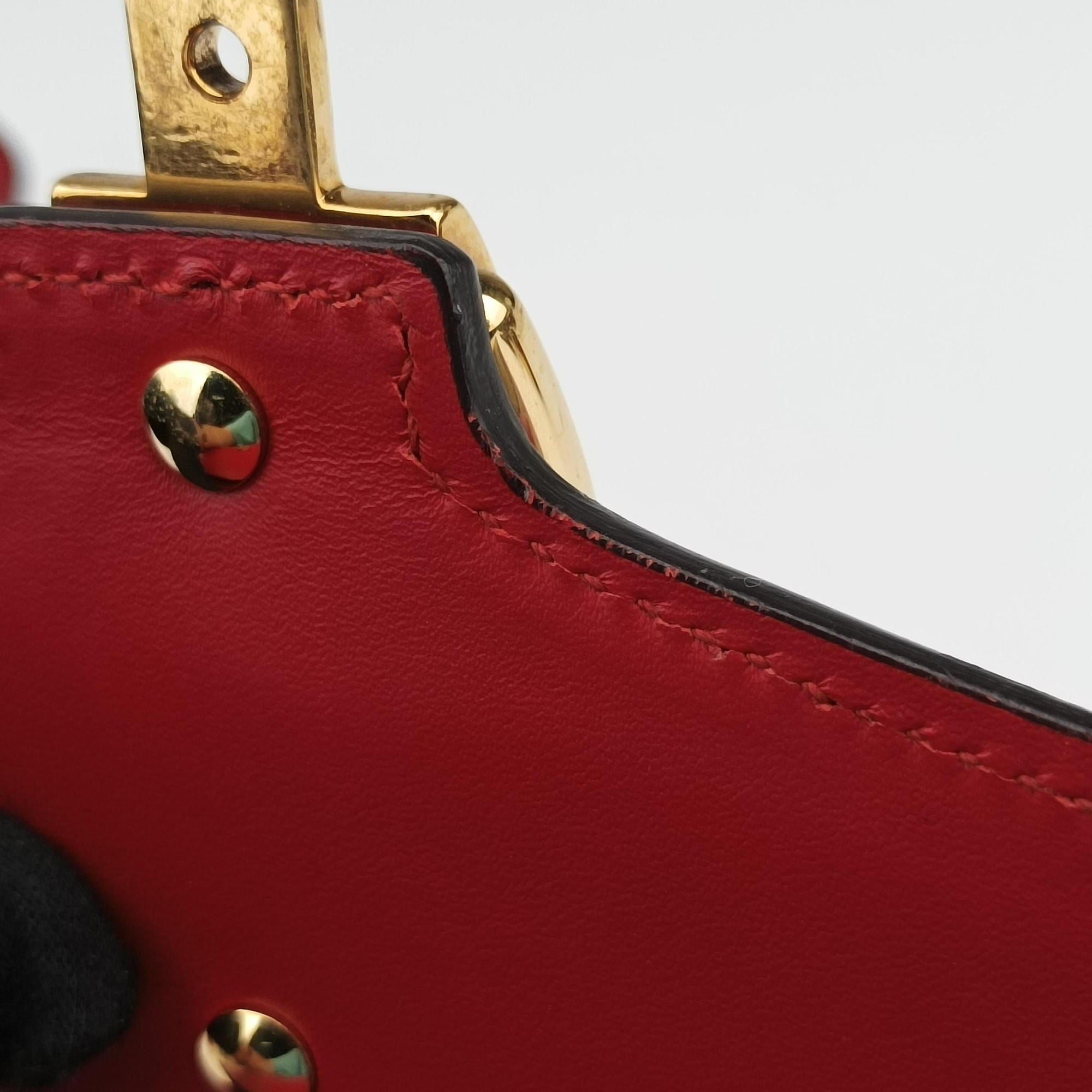 Pre-owned Gucci Sylvie Red×navy Leather 421882 shoulderbag | stylenewstar