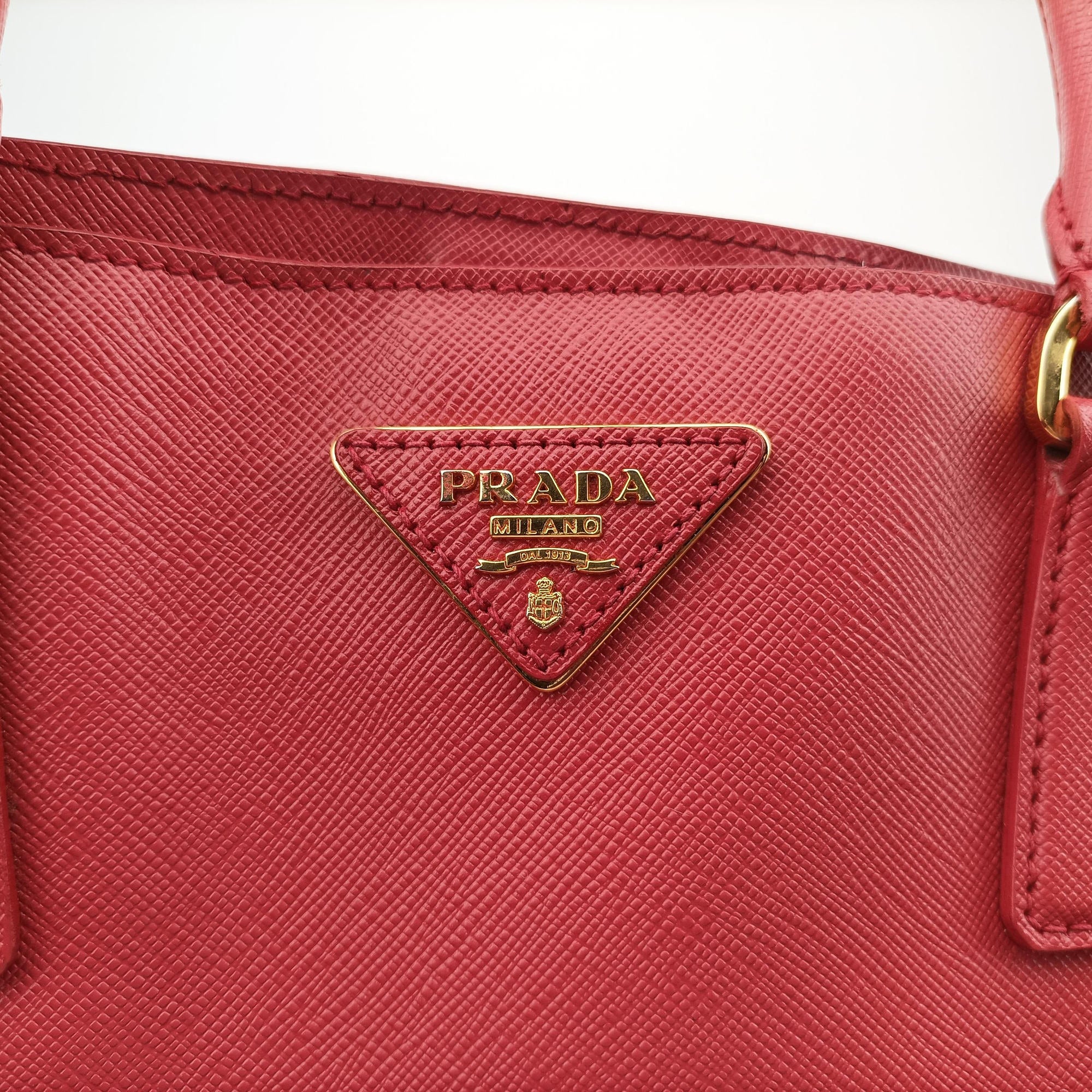 Pre-owned Prada Galleria Red SAFFIANO Leather BN1844 handbag | stylenewstar
