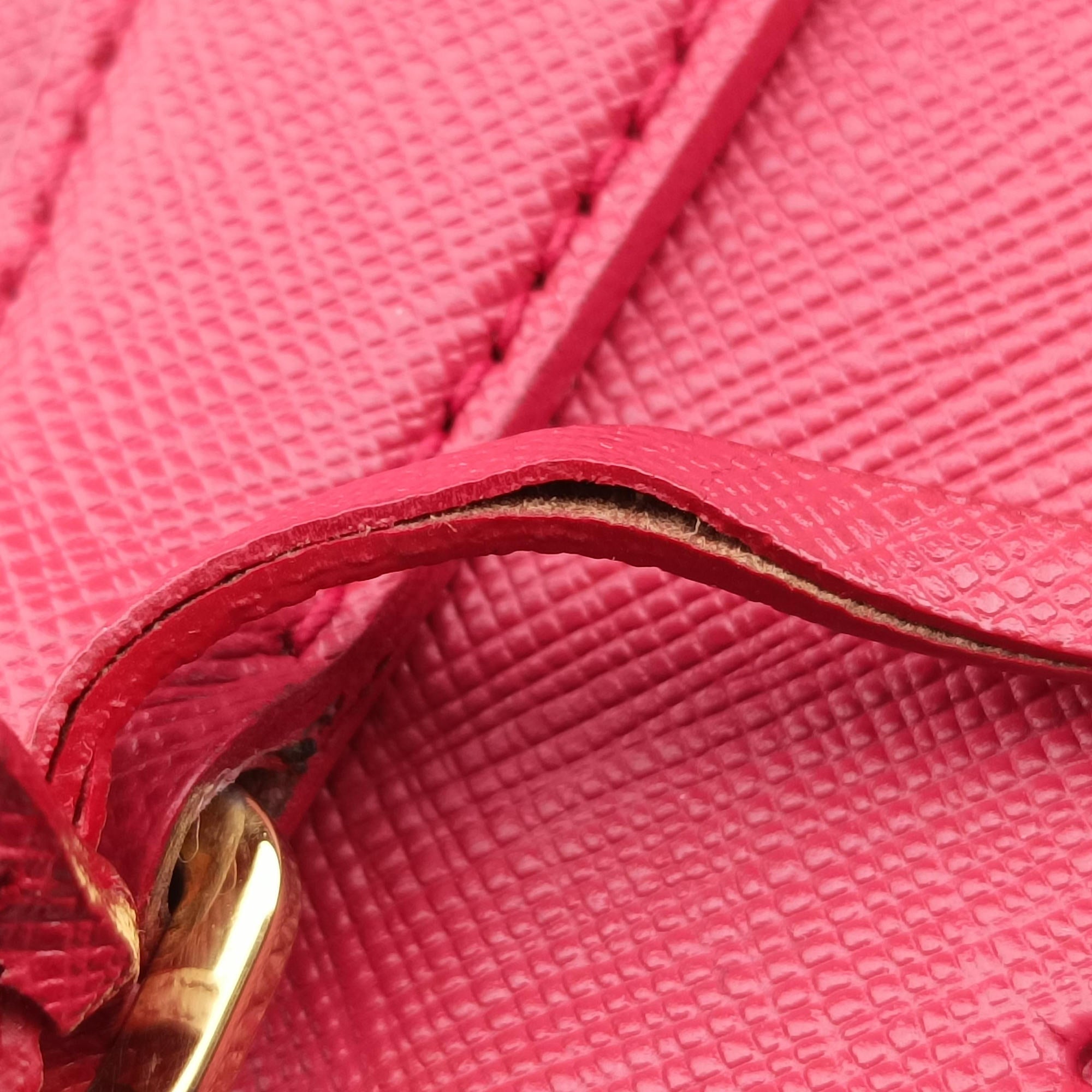 Pre-owned Prada Galleria Red SAFFIANO Leather BN1844 handbag | stylenewstar