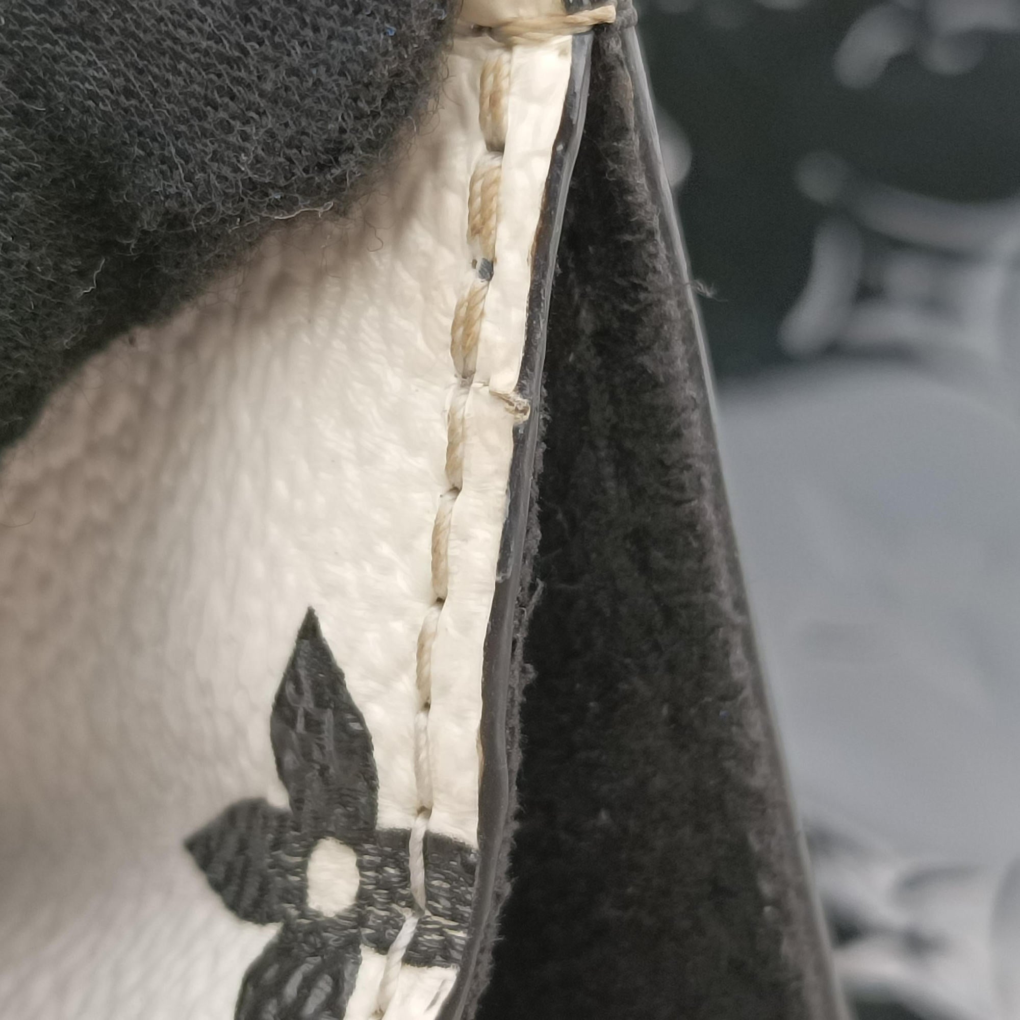 Vintage Louis Vuitton Wynwood PM Noir × White Monogram Canvas×Vernis×Epi M90445 shoulderbag | stylenewstar