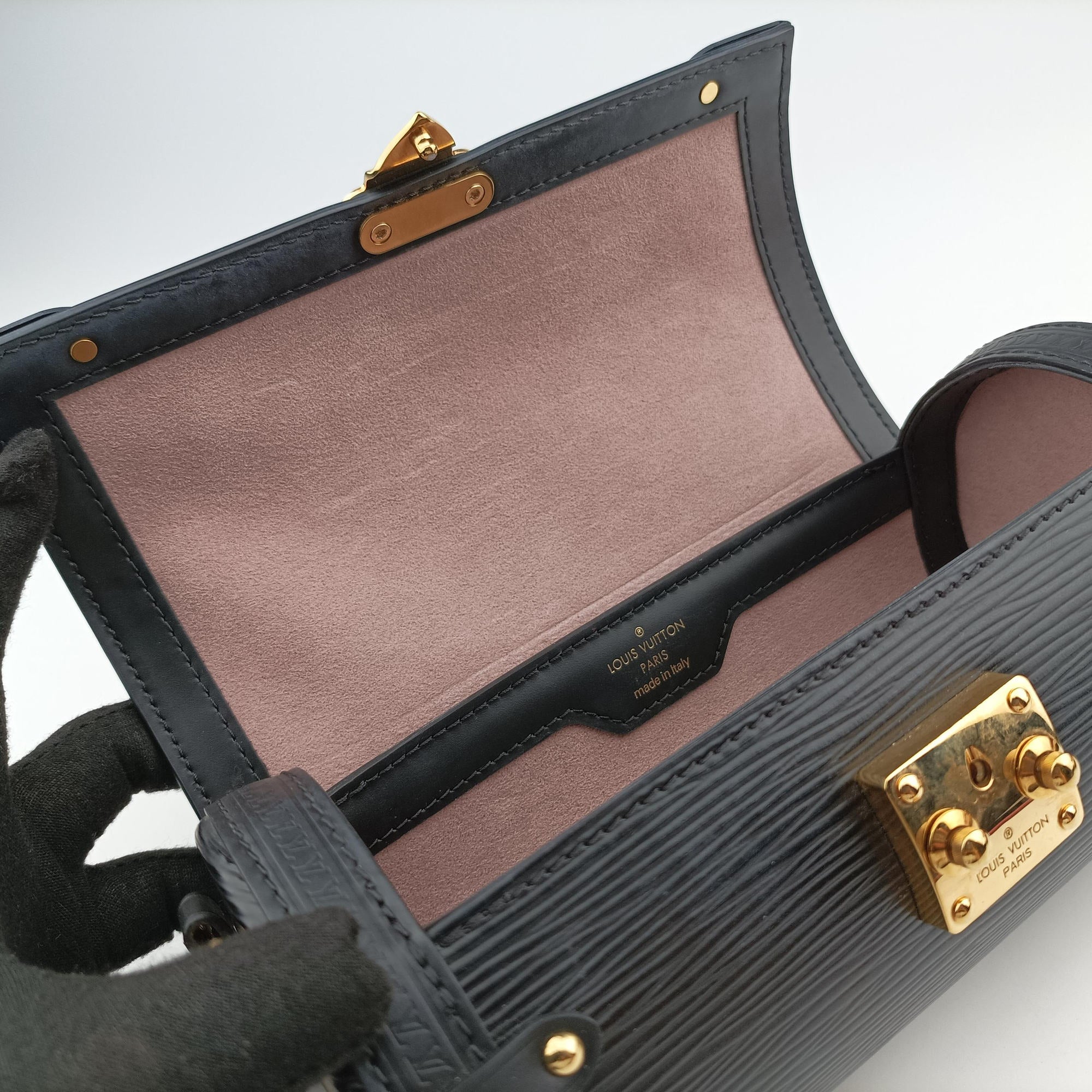Pre-owned Louis Vuitton Papillon Trunk Noir Epi M58655 shoulderbag | stylenewstar