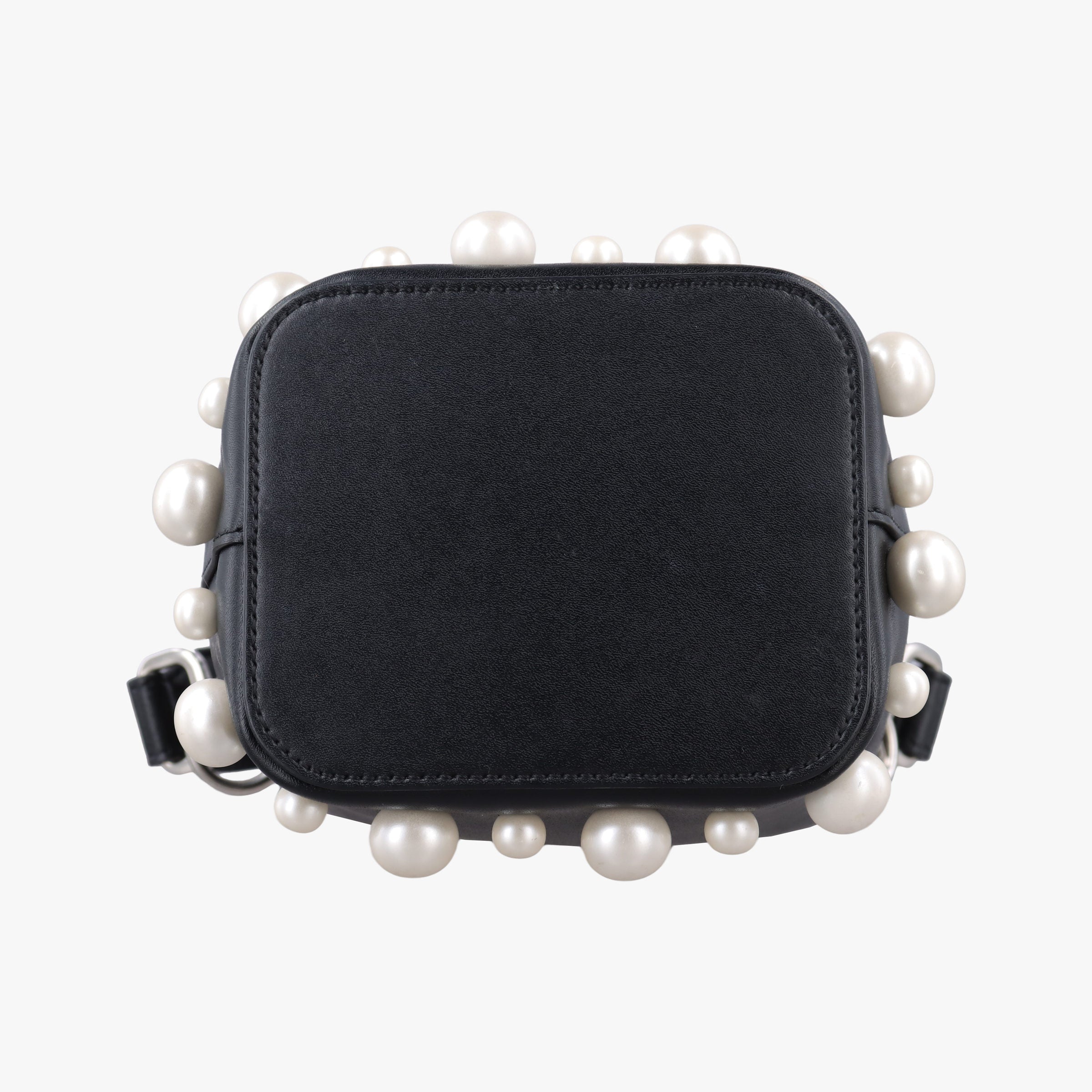 Pre-owned Fendi Mon Tresor Mini Bucket Black Leather 8BS010 handbag | stylenewstar