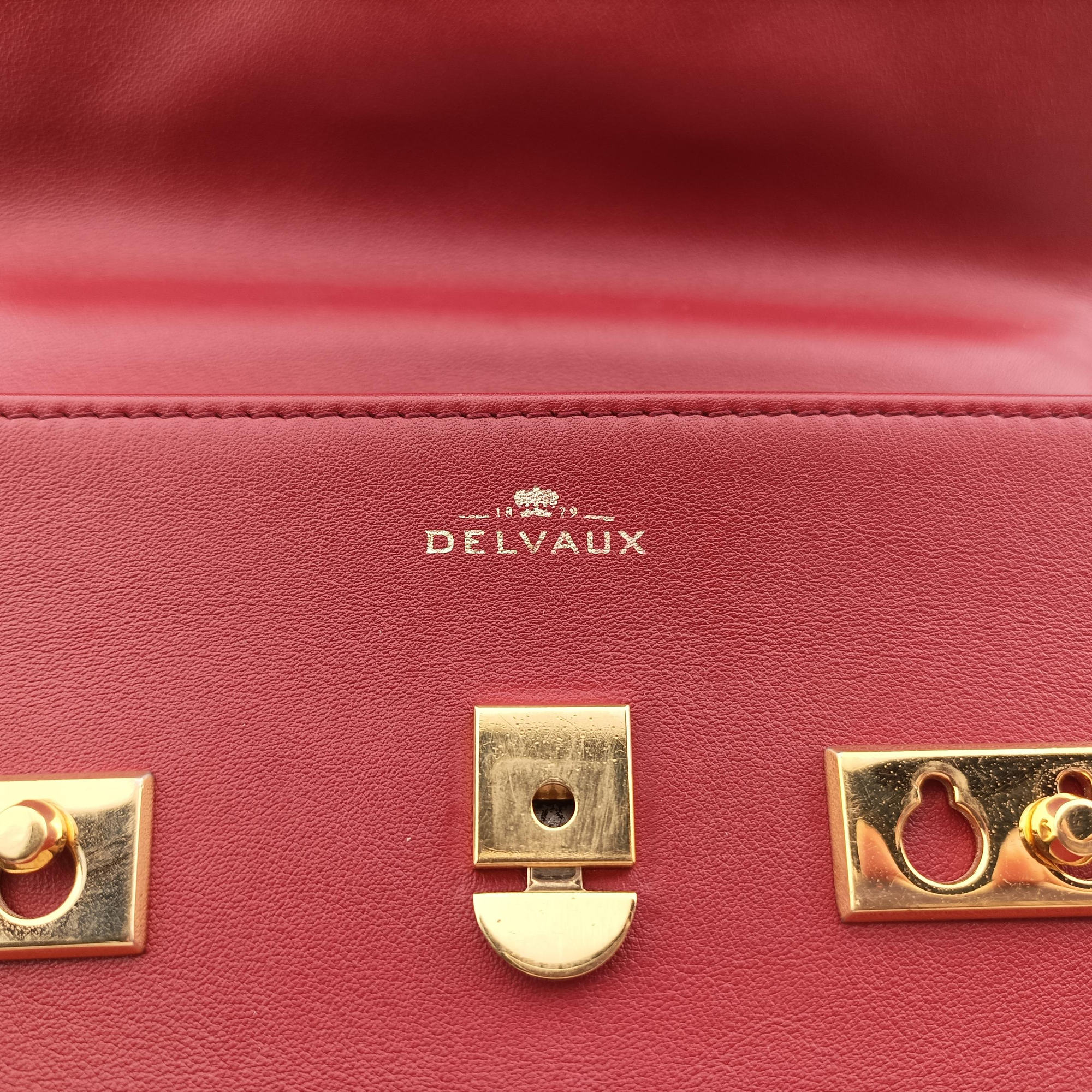 Pre-owned Delvaux Tampete Burgundy Leather  shoulderbag | stylenewstar