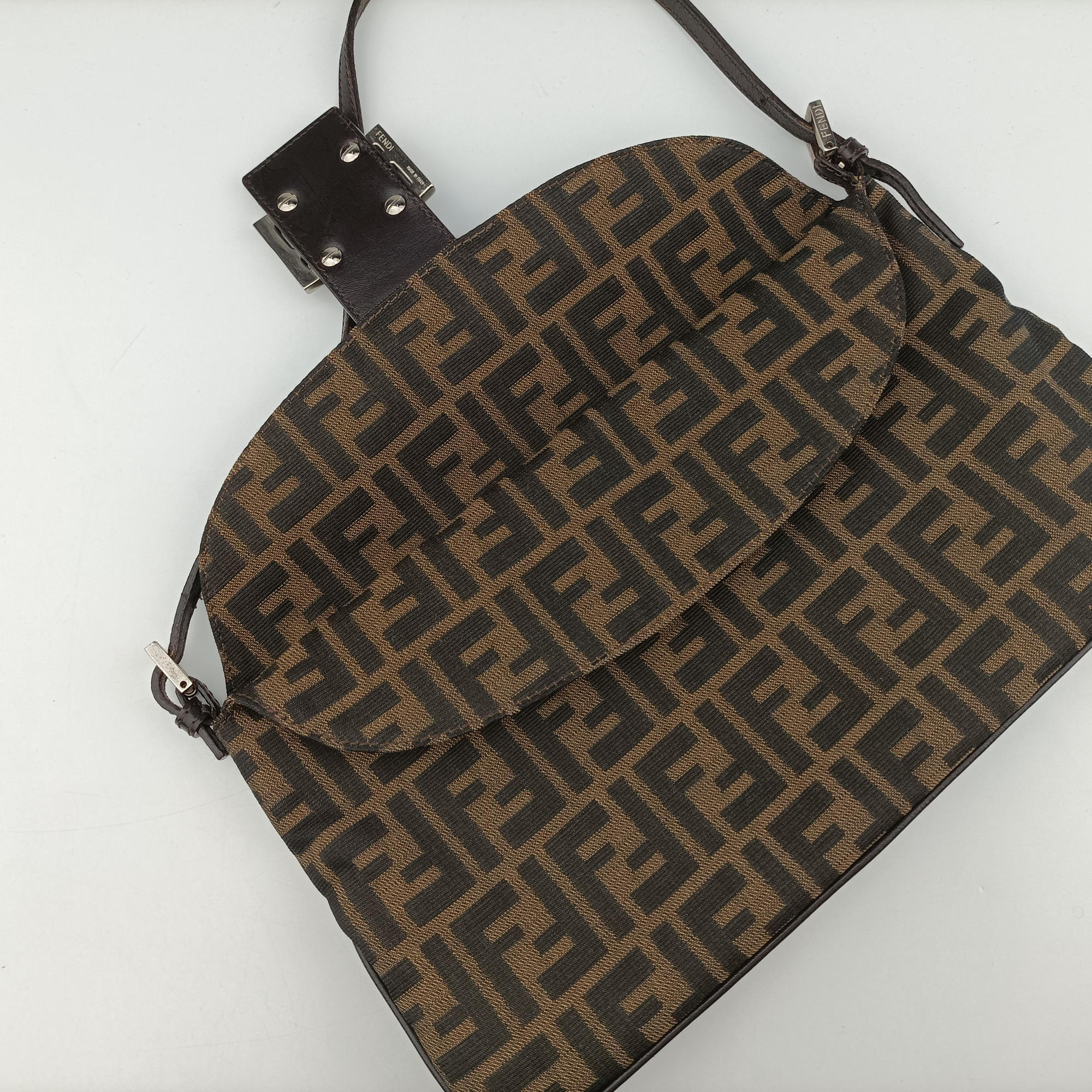 Pre-owned Fendi Zucca Baguette Brown canvas×leather 26796 shoulderbag | stylenewstar