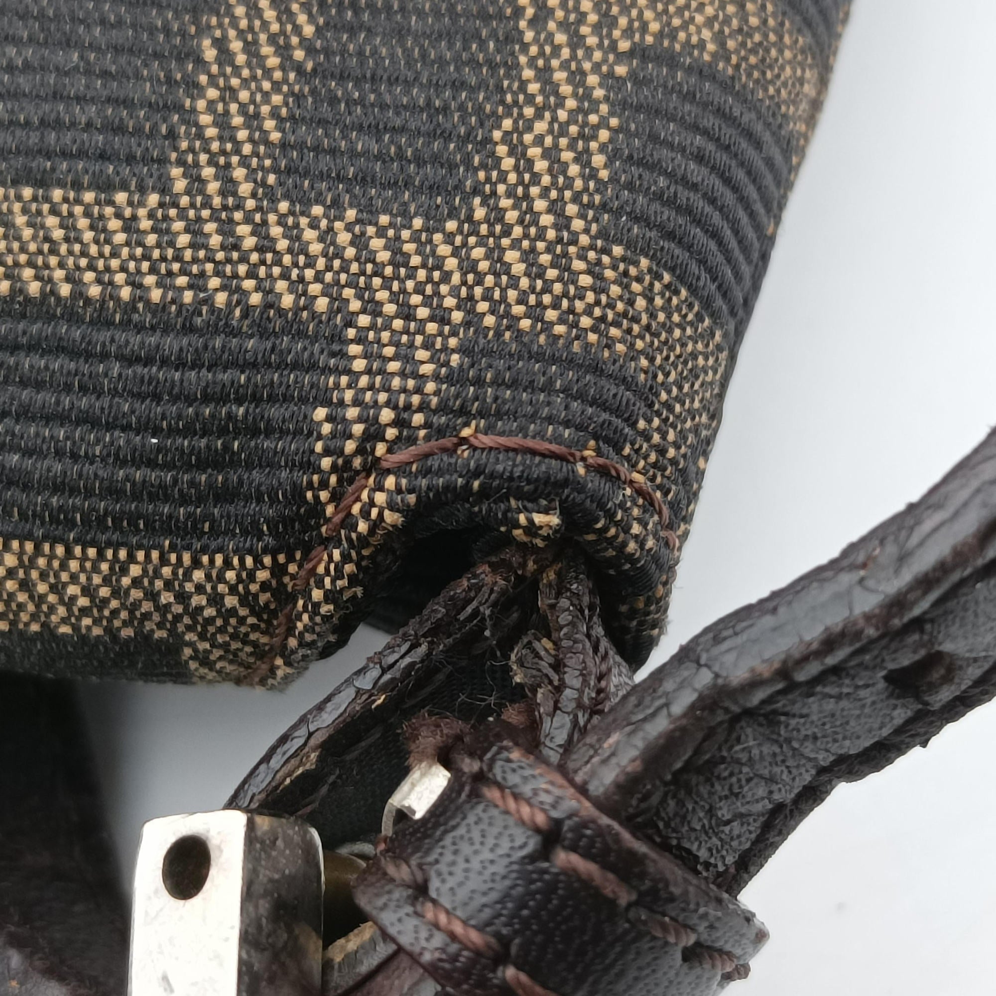 Pre-owned Fendi Zucca Baguette Brown canvas×leather 26796 shoulderbag | stylenewstar