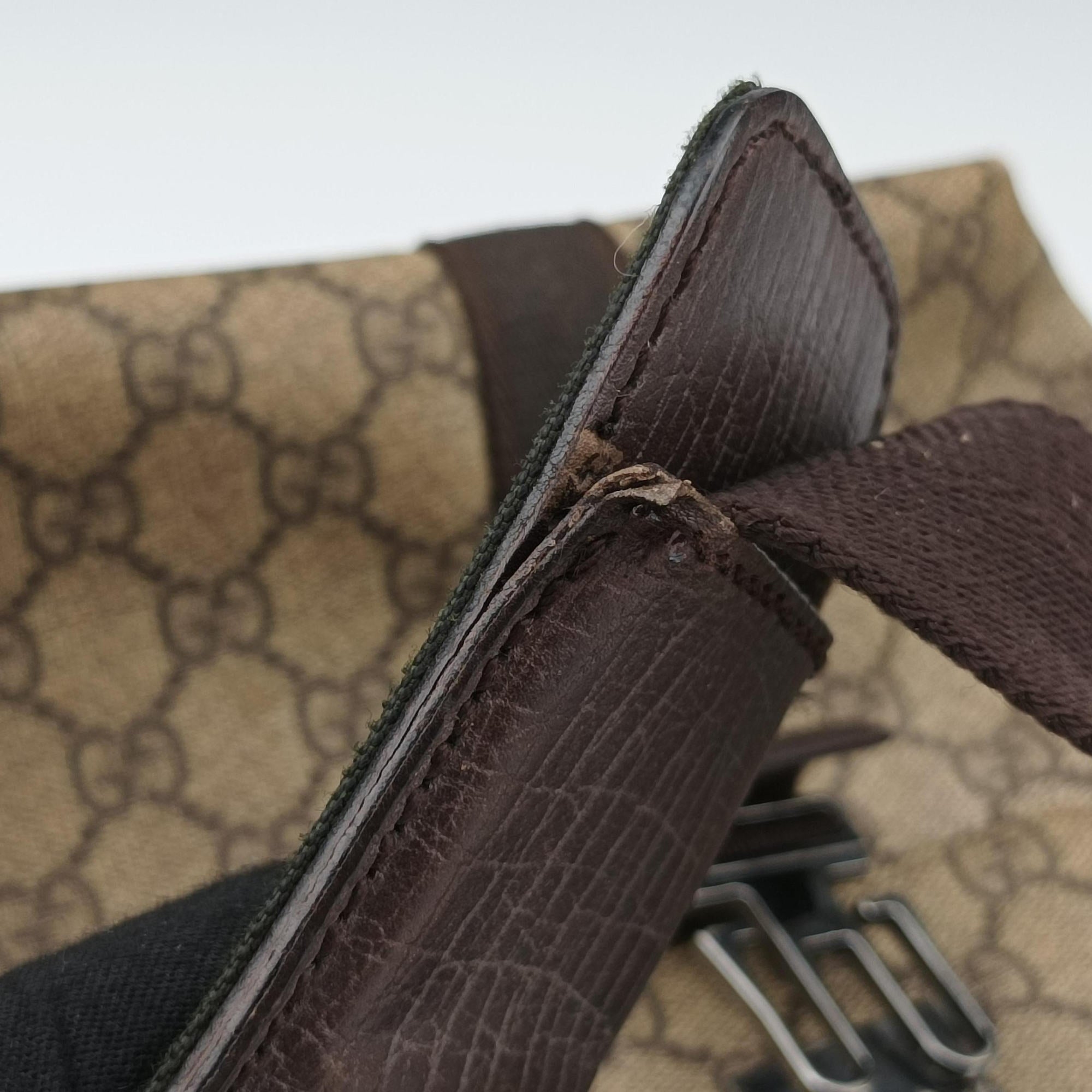 Secondhand Gucci GG Supreme Double Buckle Beige × Dark Brown PVC coated canvas 122373 shoulderbag | stylenewstar