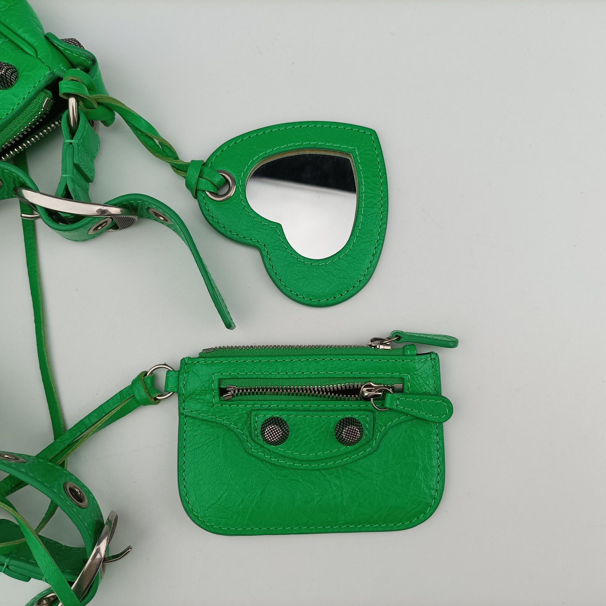 Vintage Balenciaga Le Cagole Green lambskin  shoulderbag | stylenewstar