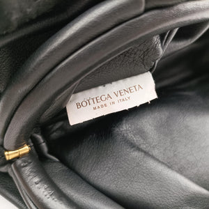 Secondhand Bottega Veneta The Chain Pouch Black Lambskin  shoulderbag | stylenewstar