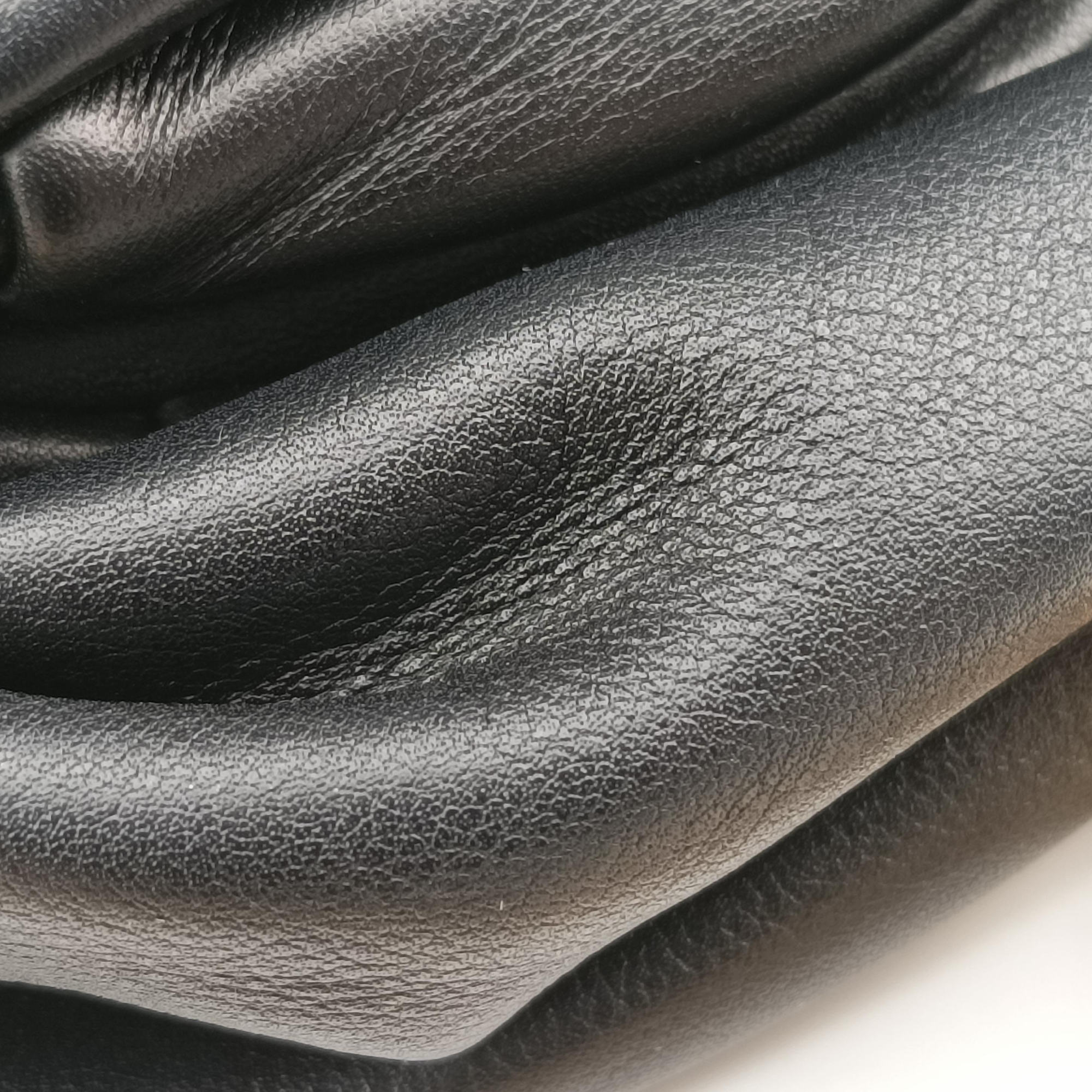 Secondhand Bottega Veneta The Chain Pouch Black Lambskin  shoulderbag | stylenewstar