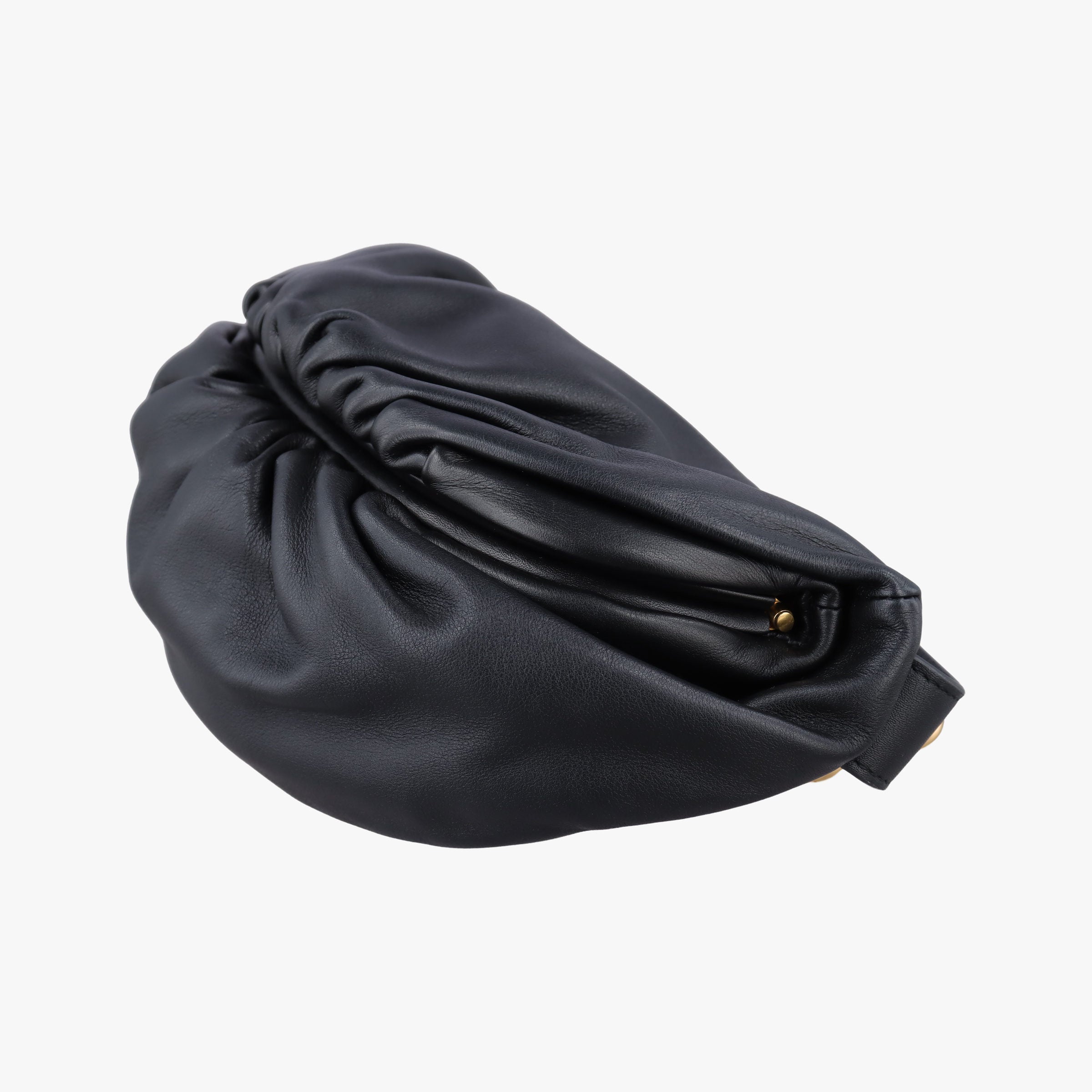Secondhand Bottega Veneta The Chain Pouch Black Lambskin  shoulderbag | stylenewstar