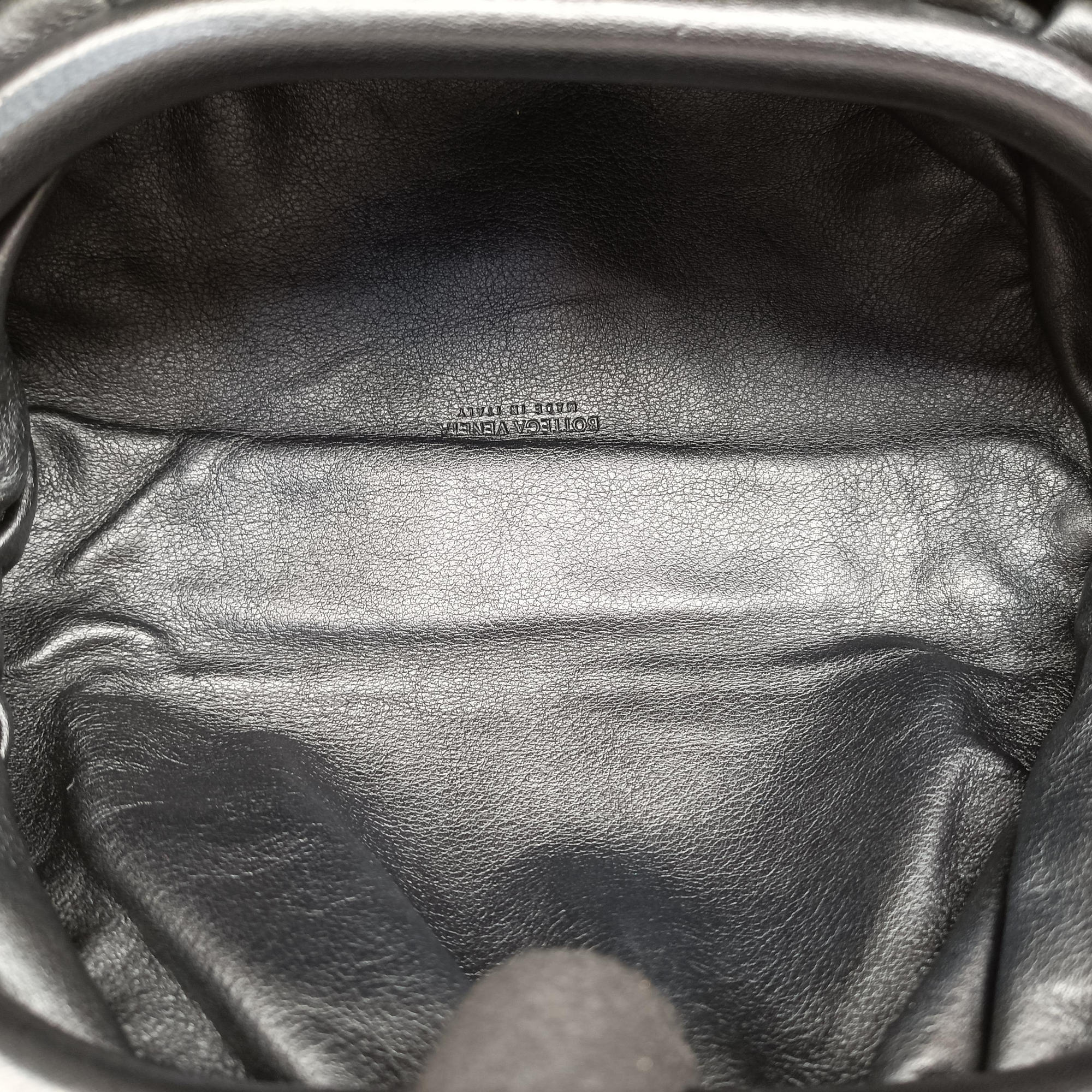 Secondhand Bottega Veneta The Chain Pouch Black Lambskin  shoulderbag | stylenewstar
