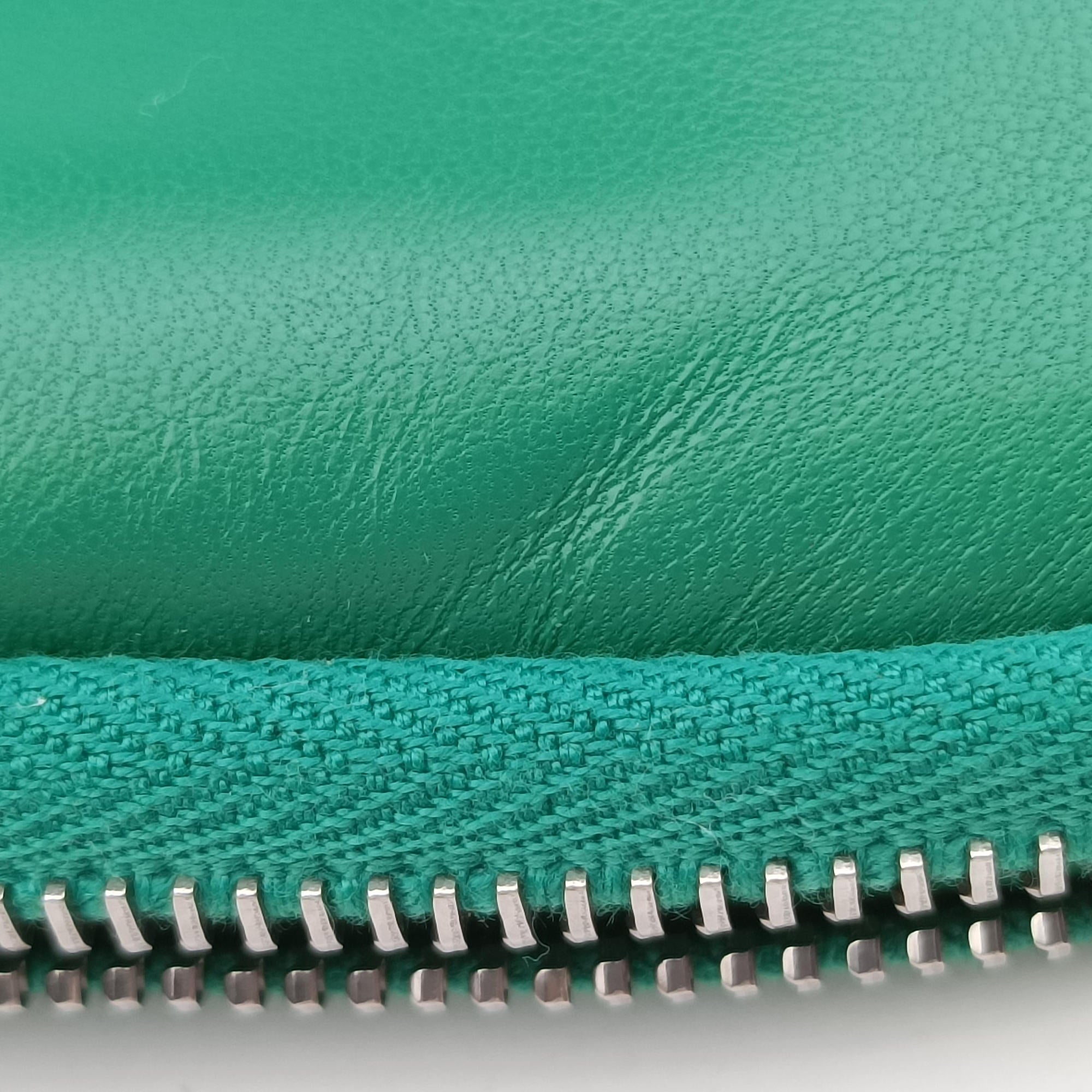 Pre-owned Prada triangle mini Green Leather 1NR015 shoulderbag | stylenewstar