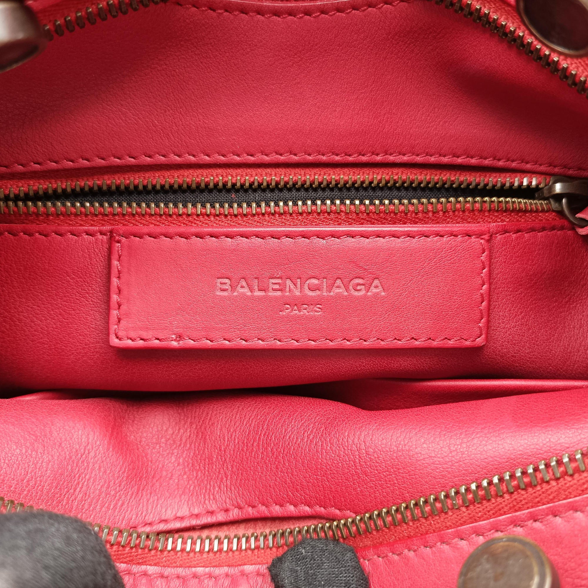 Secondhand Balenciaga Blackout City Red Leather  shoulderbag | stylenewstar