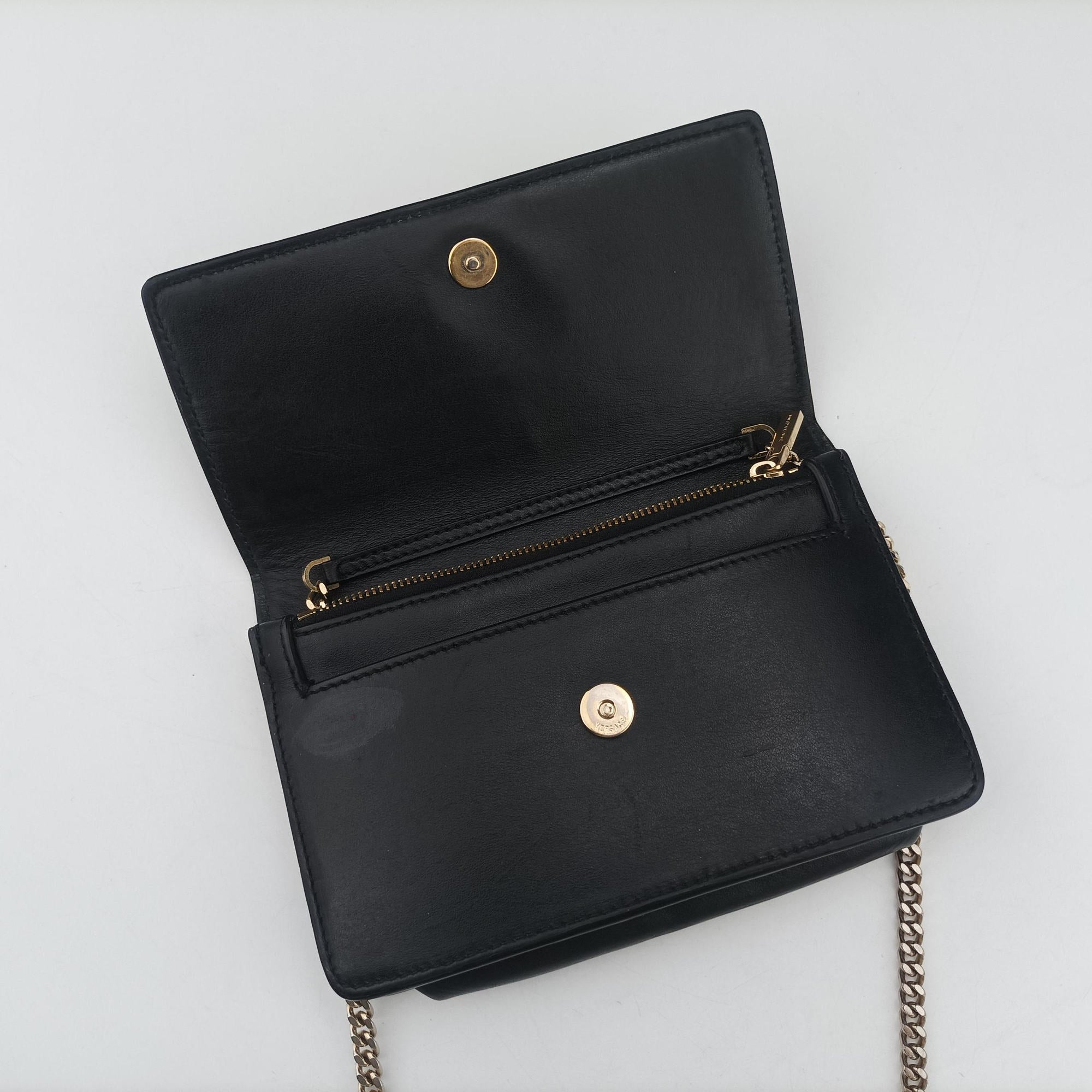 Secondhand VERSACE La Medusa Black Leather  shoulderbag | stylenewstar