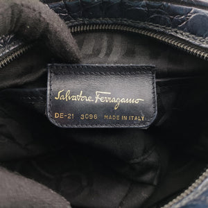 Pre-owned Ferragamo Vara Black Leather  shoulderbag | stylenewstar