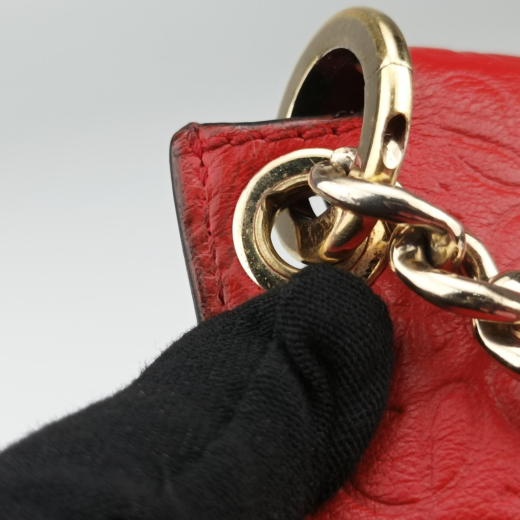 Pre-owned Loewe Avenue Red Leather  shoulderbag | stylenewstar