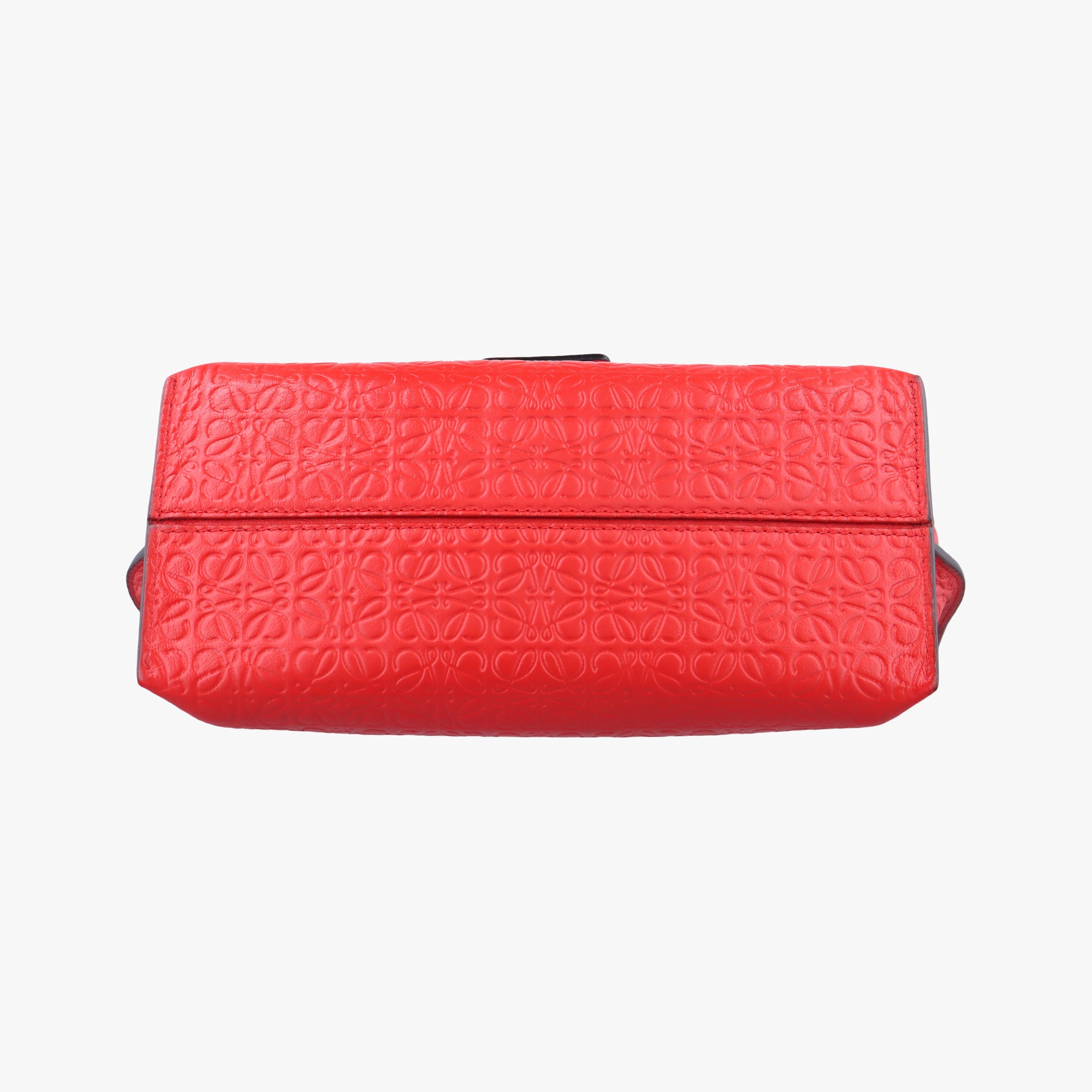 Pre-owned Loewe Avenue Red Leather  shoulderbag | stylenewstar