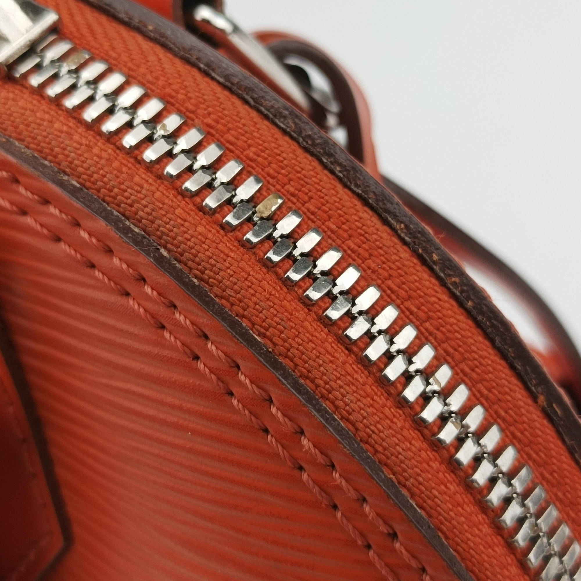 Pre-owned Louis Vuitton Alma BB PIMENT Epi M40854 shoulderbag | stylenewstar