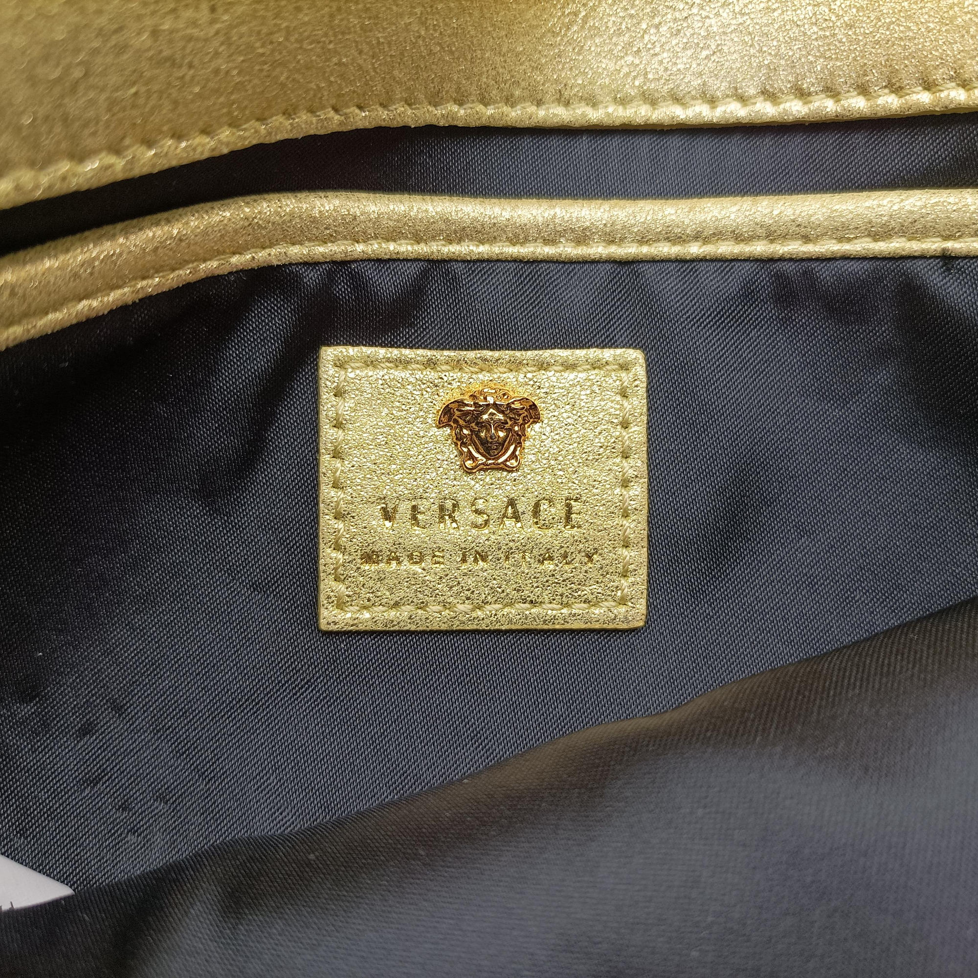 Pre-owned VERSACE medusa Golden Leather  shoulderbag | stylenewstar