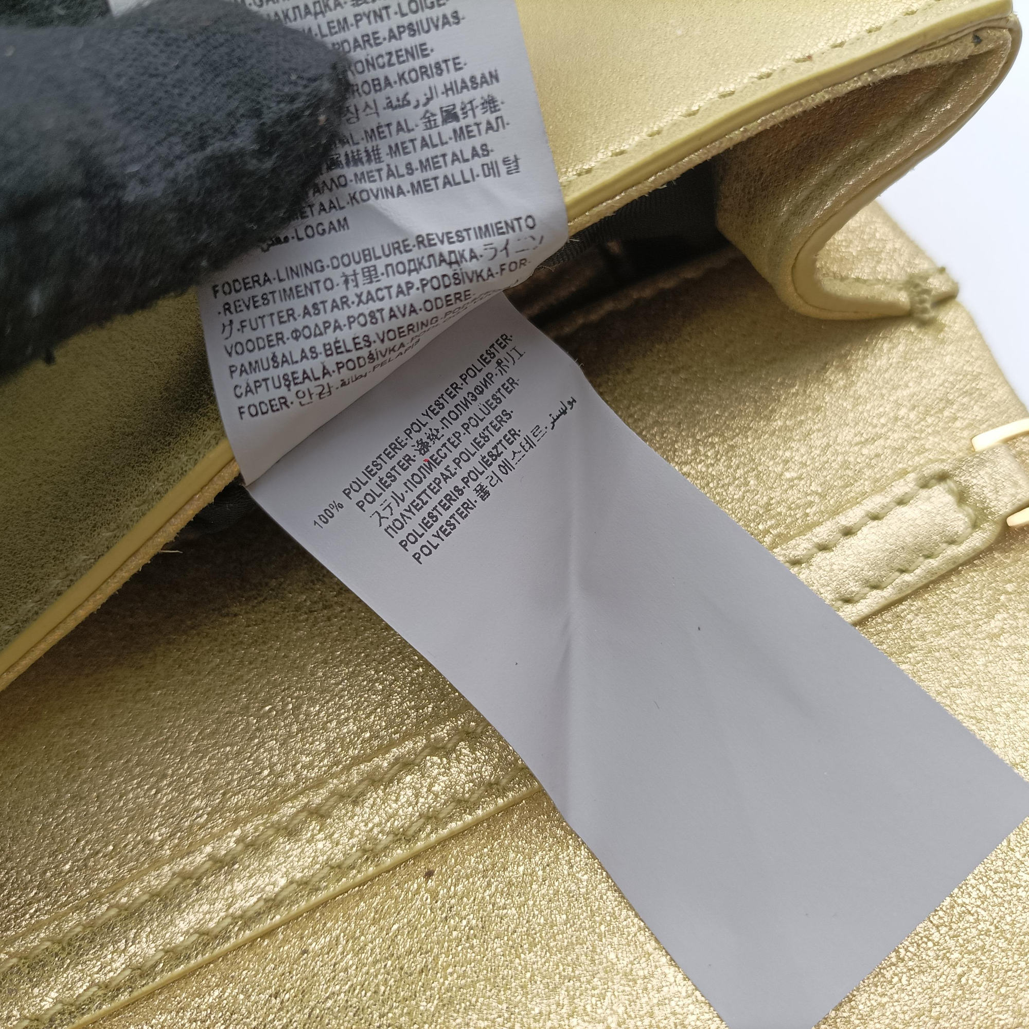Pre-owned VERSACE medusa Golden Leather  shoulderbag | stylenewstar