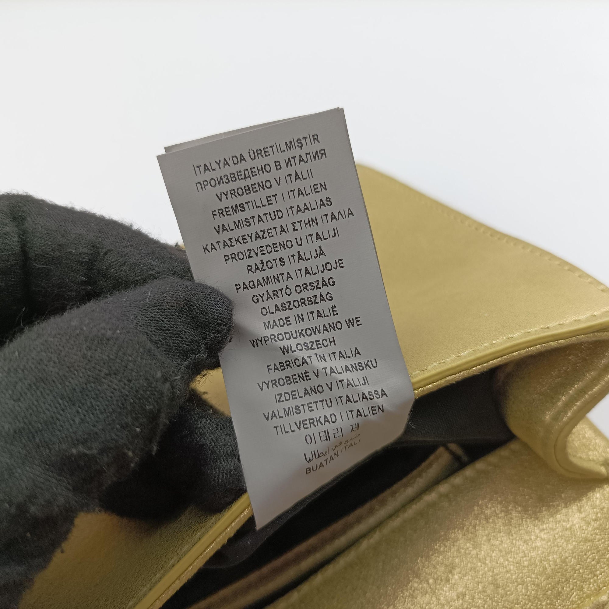 Pre-owned VERSACE medusa Golden Leather  shoulderbag | stylenewstar